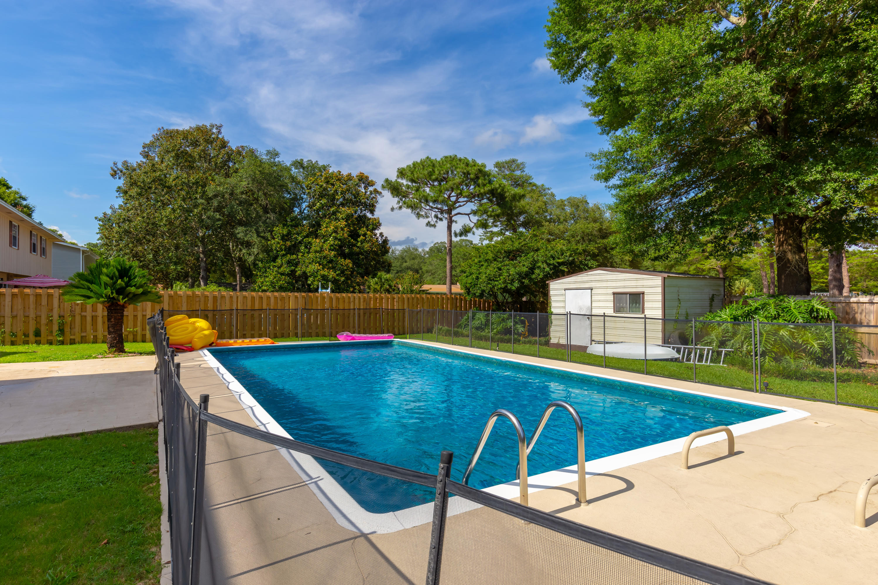 COUNTRY CLUB ESTATES 1ST ADDN - Residential