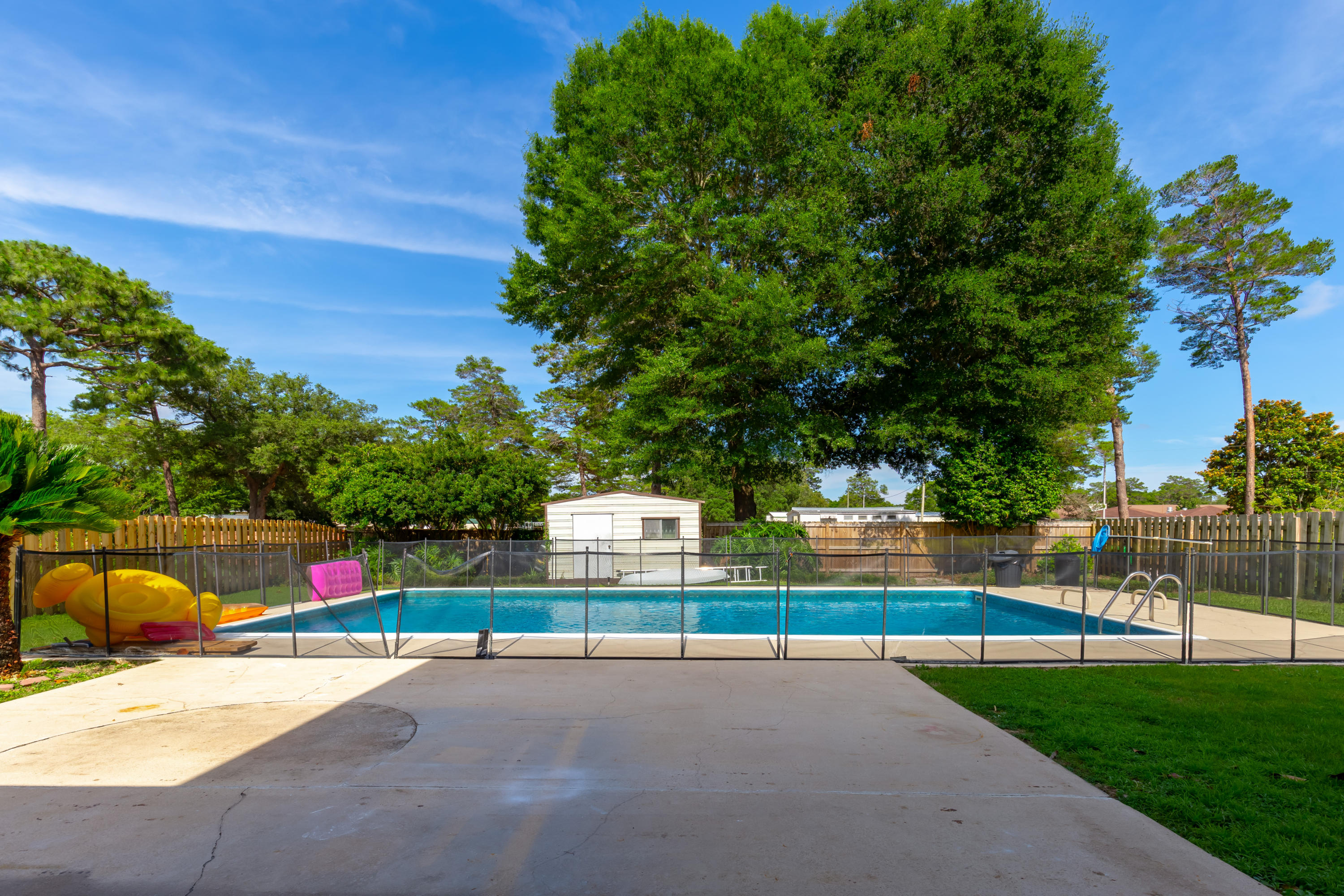 COUNTRY CLUB ESTATES 1ST ADDN - Residential