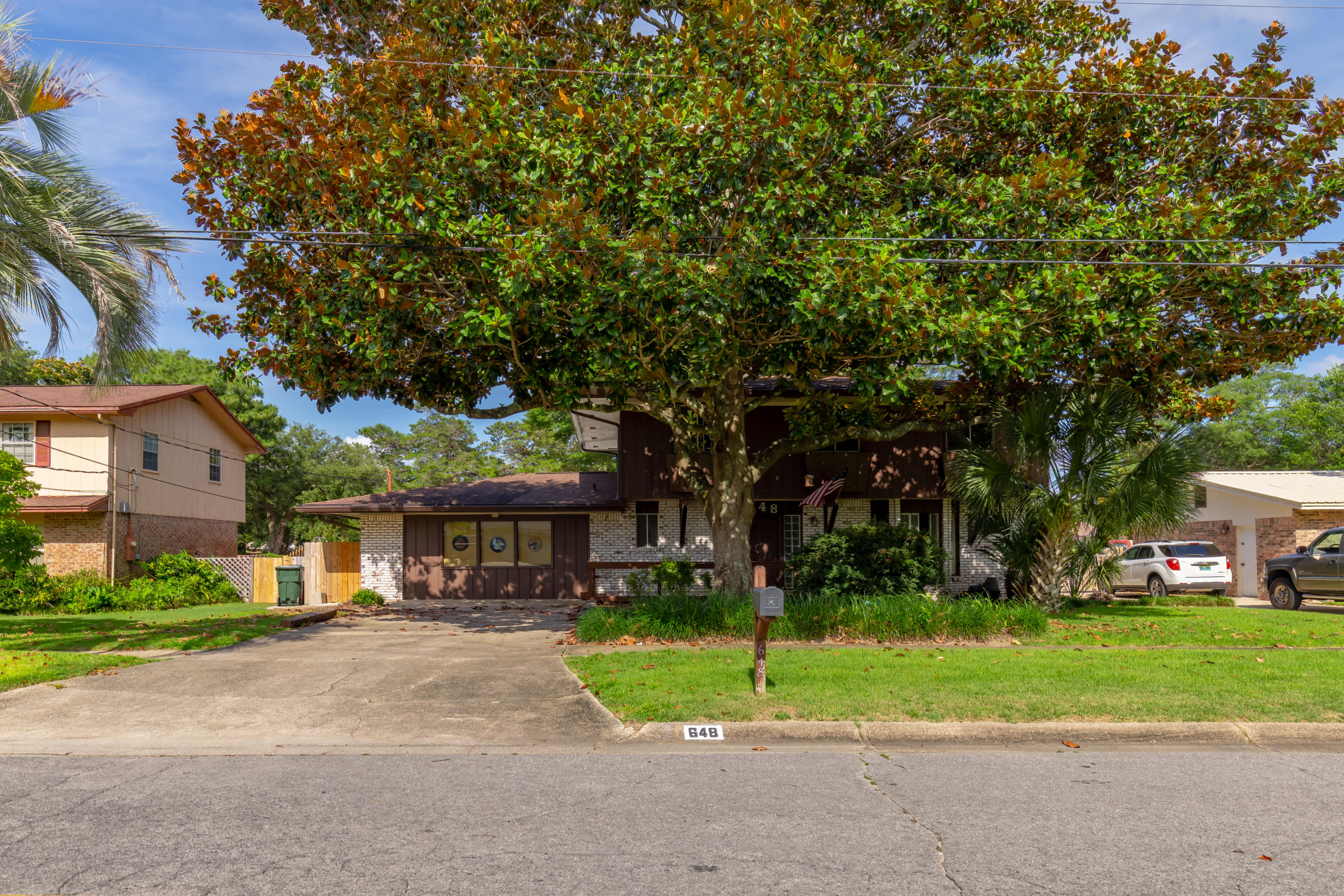 COUNTRY CLUB ESTATES 1ST ADDN - Residential