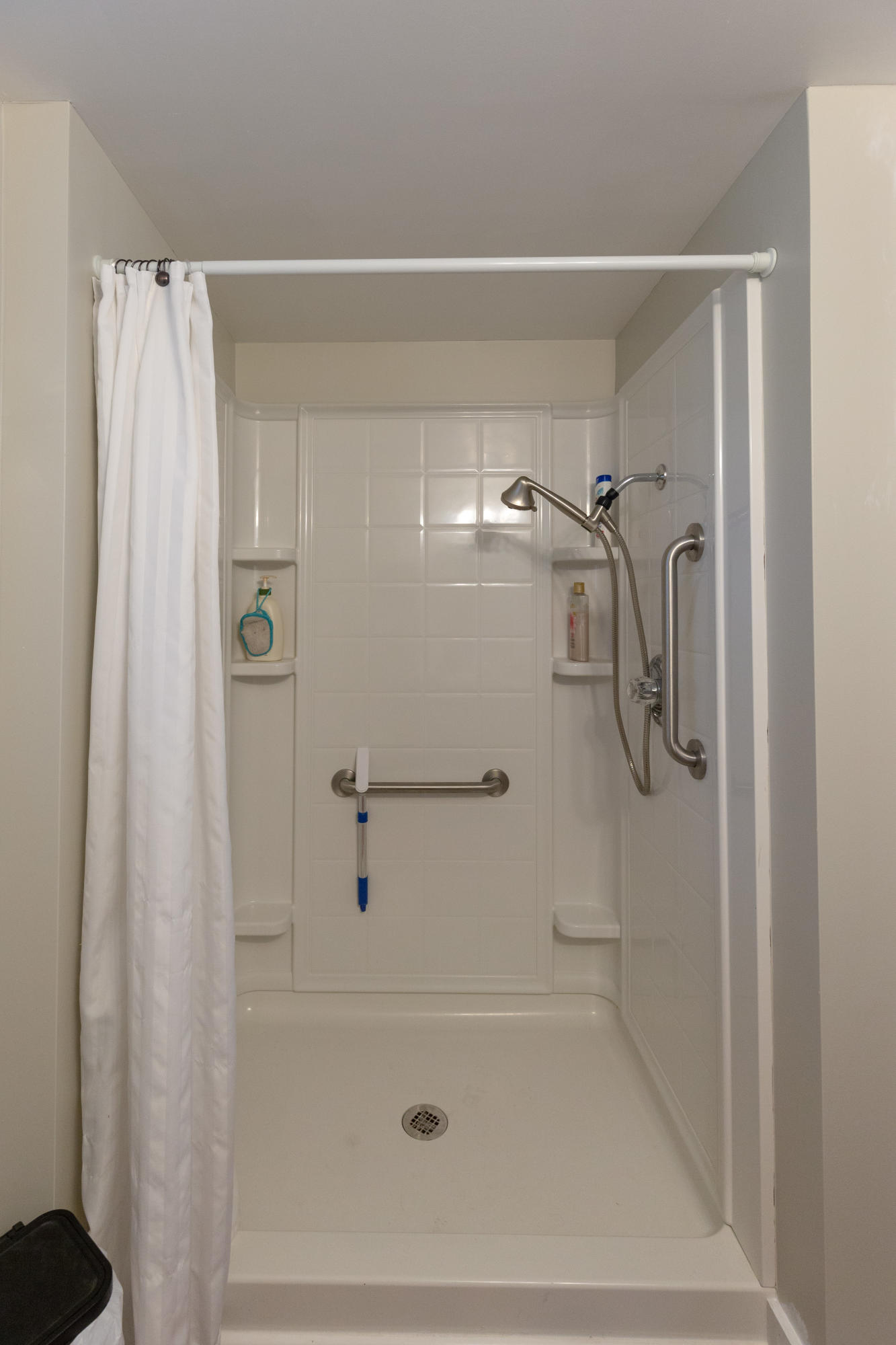 COUNTRY CLUB ESTATES 1ST ADDN - Residential