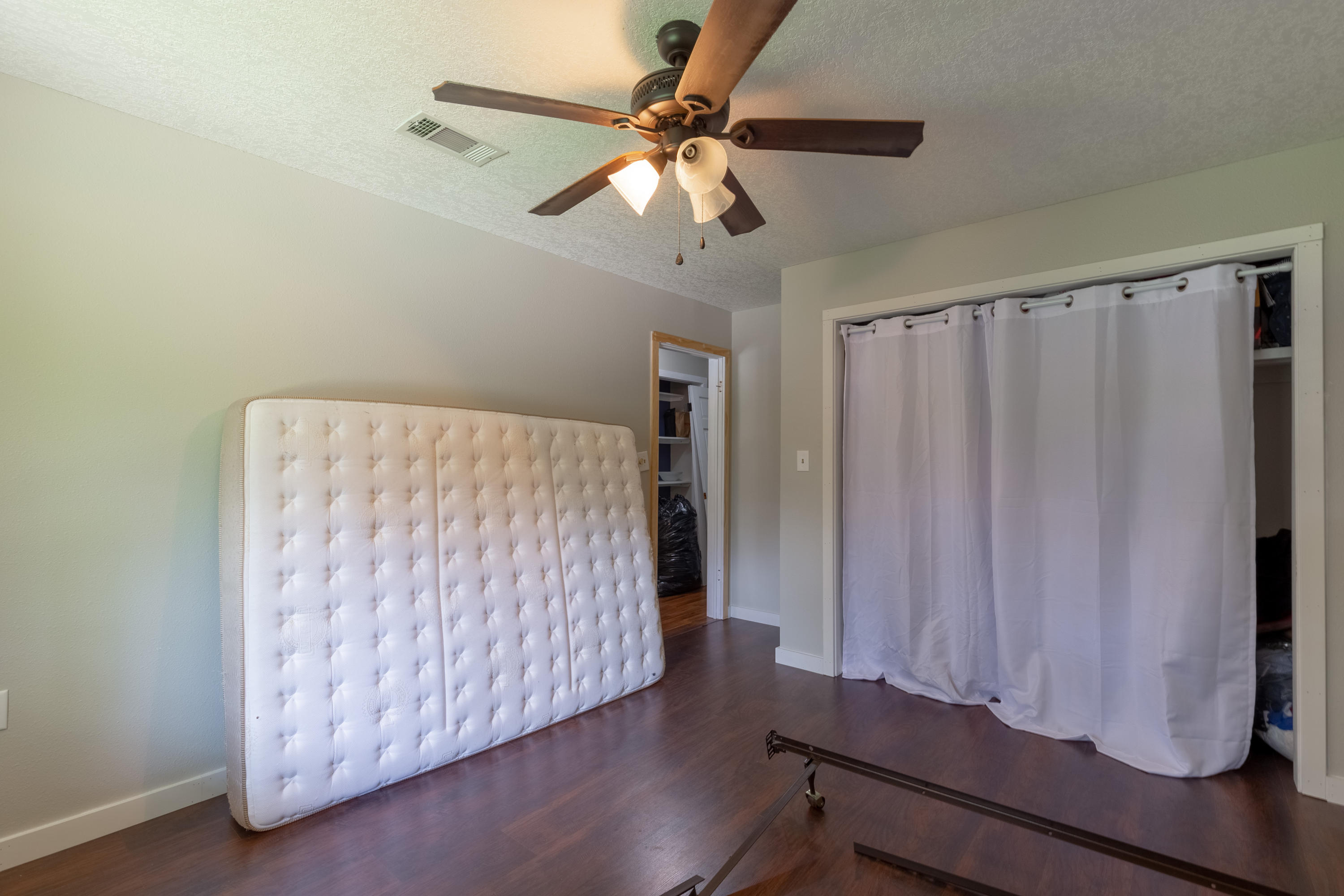 COUNTRY CLUB ESTATES 1ST ADDN - Residential