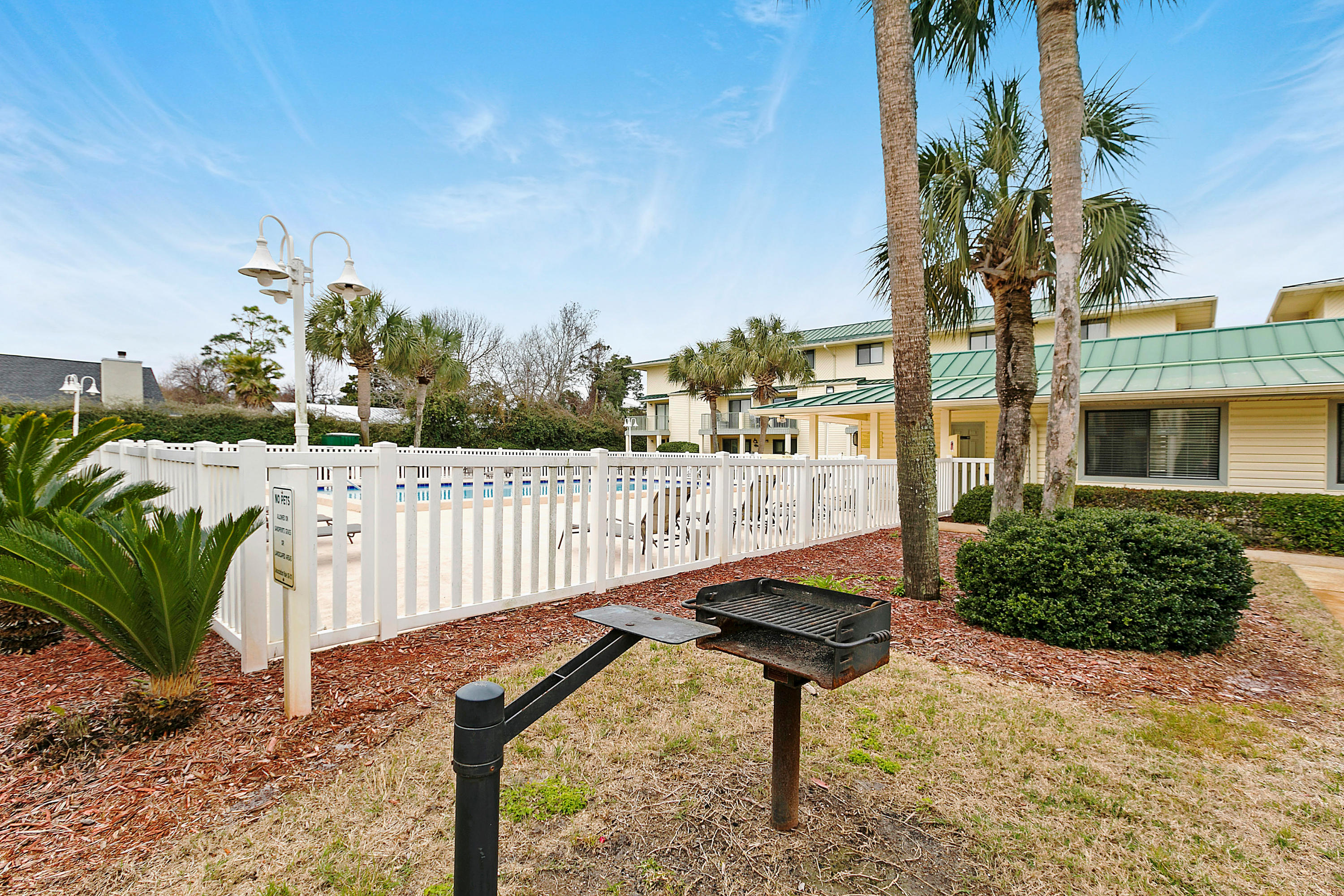 SANDPRINTS CONDO - Residential