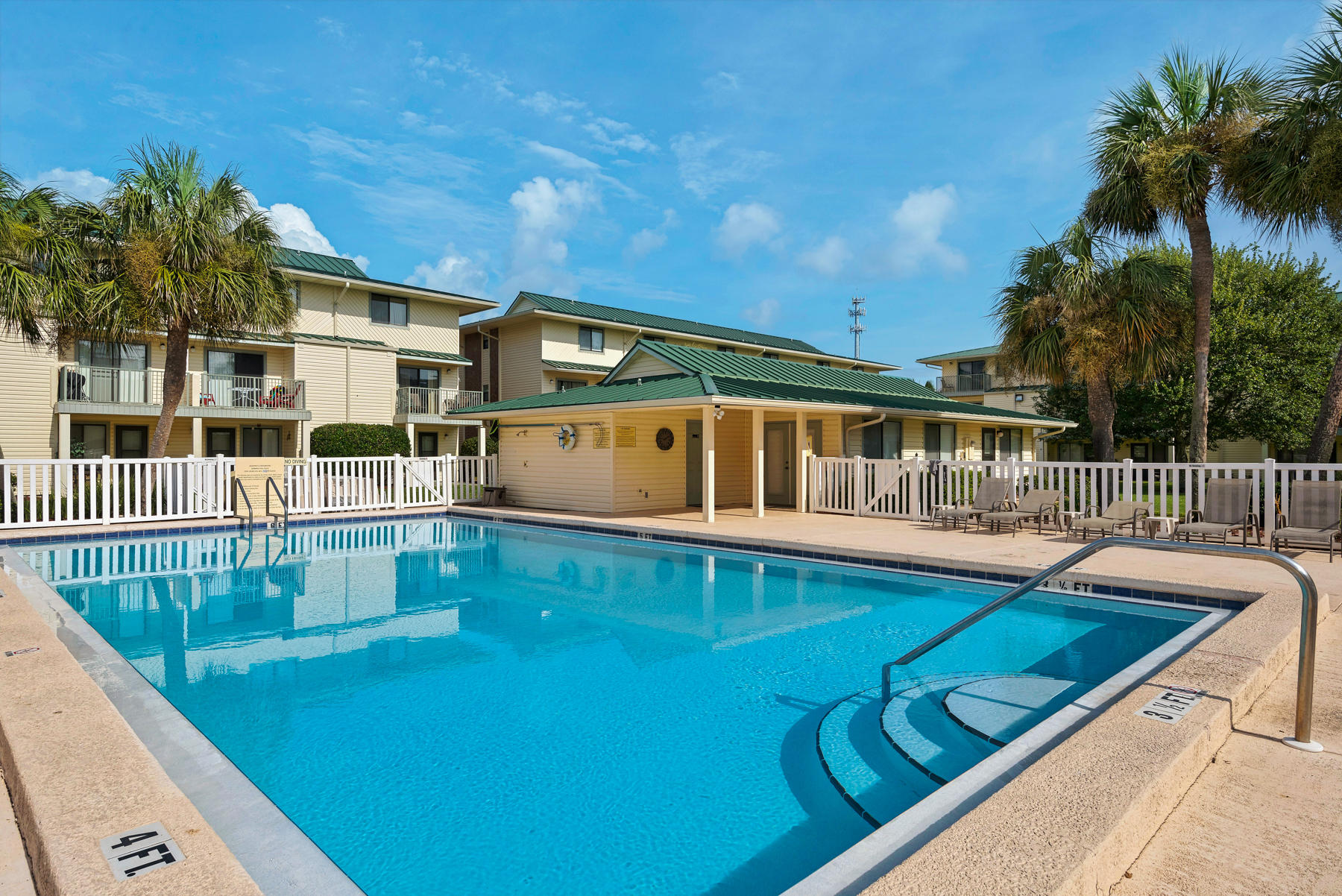 SANDPRINTS CONDO - Residential