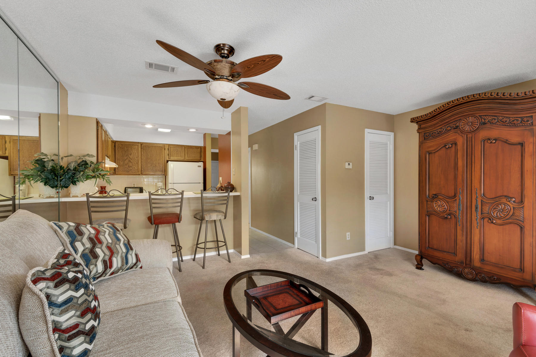 SANDPRINTS CONDO - Residential