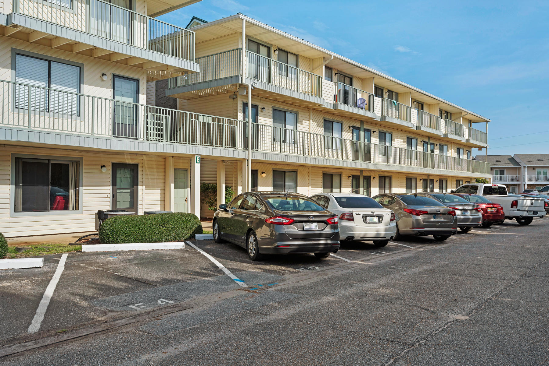 SANDPRINTS CONDO - Residential