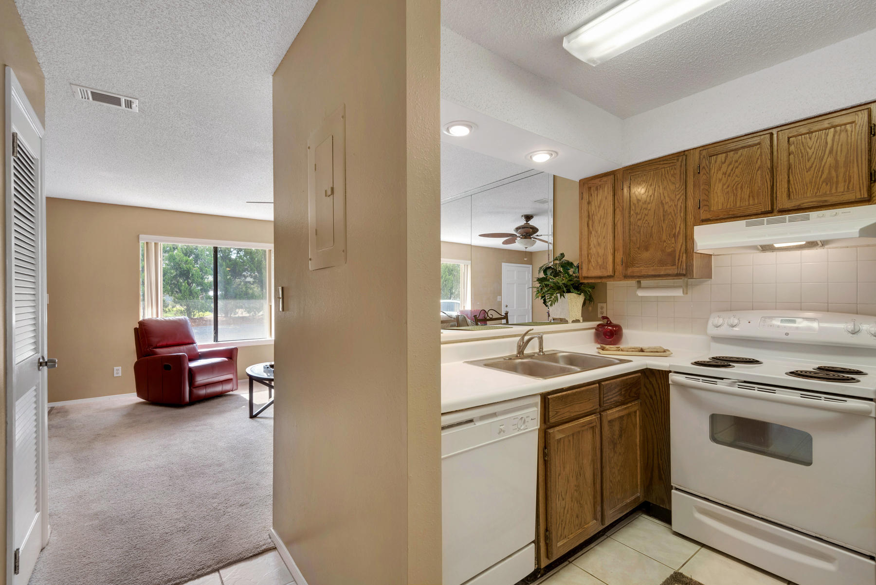 SANDPRINTS CONDO - Residential