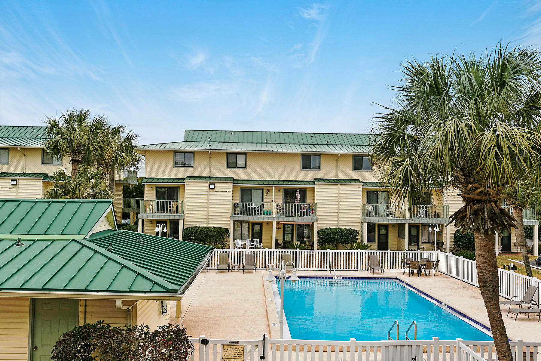 SANDPRINTS CONDO - Residential