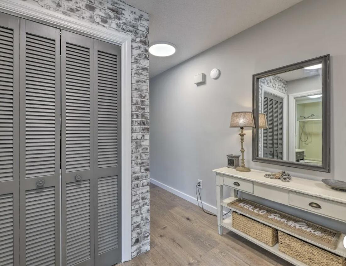 PIRATES COVE INLET CONDO - Residential