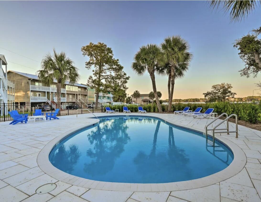 PIRATES COVE INLET CONDO - Residential