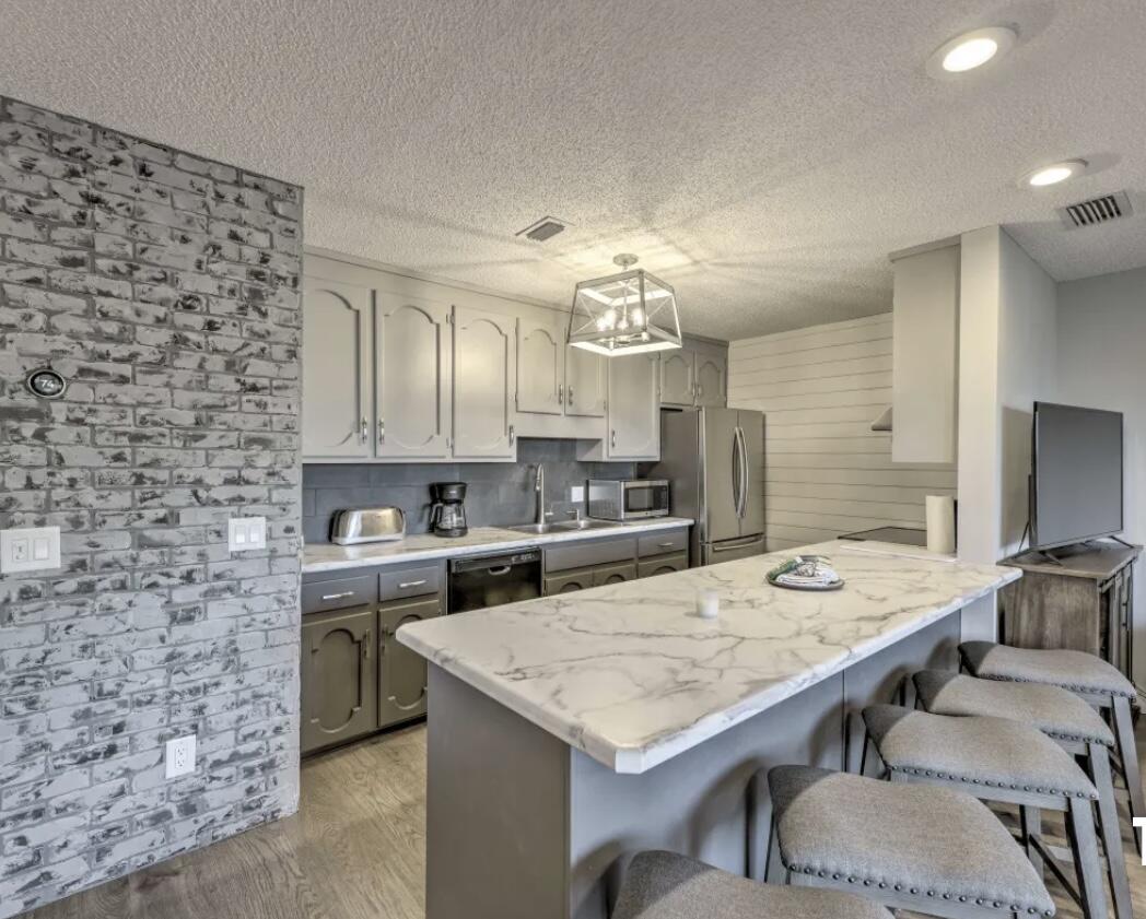 PIRATES COVE INLET CONDO - Residential