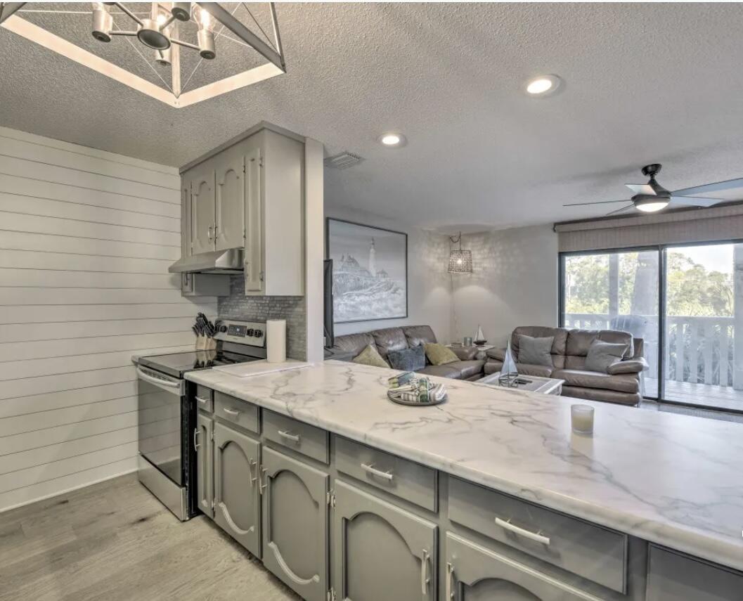 PIRATES COVE INLET CONDO - Residential