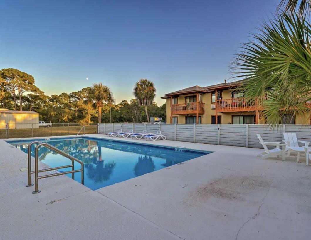 PIRATES COVE INLET CONDO - Residential