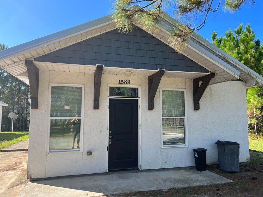 Cute cottage home located in Santa Rosa Beach just minutes away from the beautiful beaches, great dining and plenty of shopping. Features include separate laundry room, large walk in closet in master bedroom and brand new appliances. Built with energy efficiency in mind and a great view of the bay!