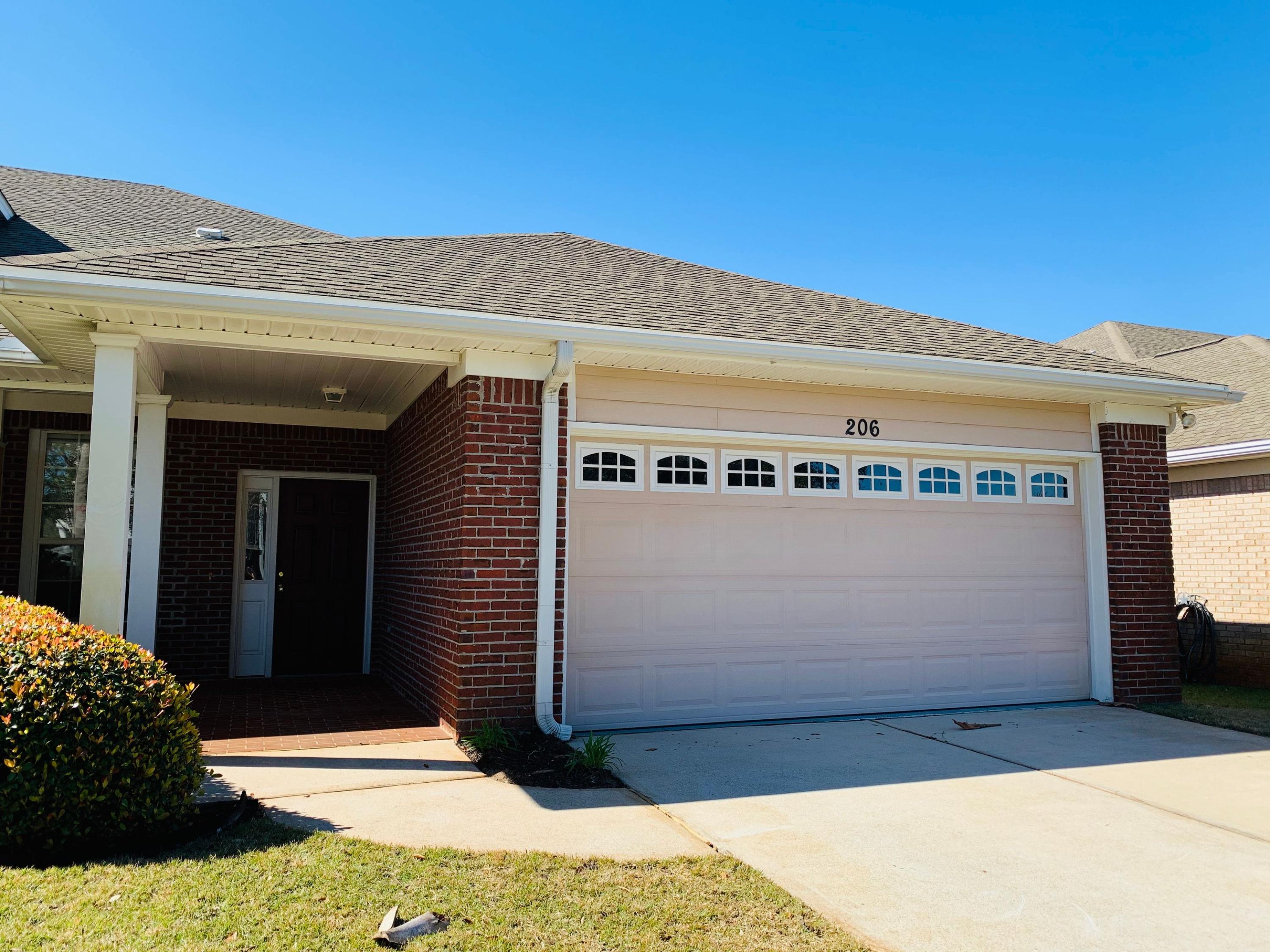 DIAMOND LAKES - Residential