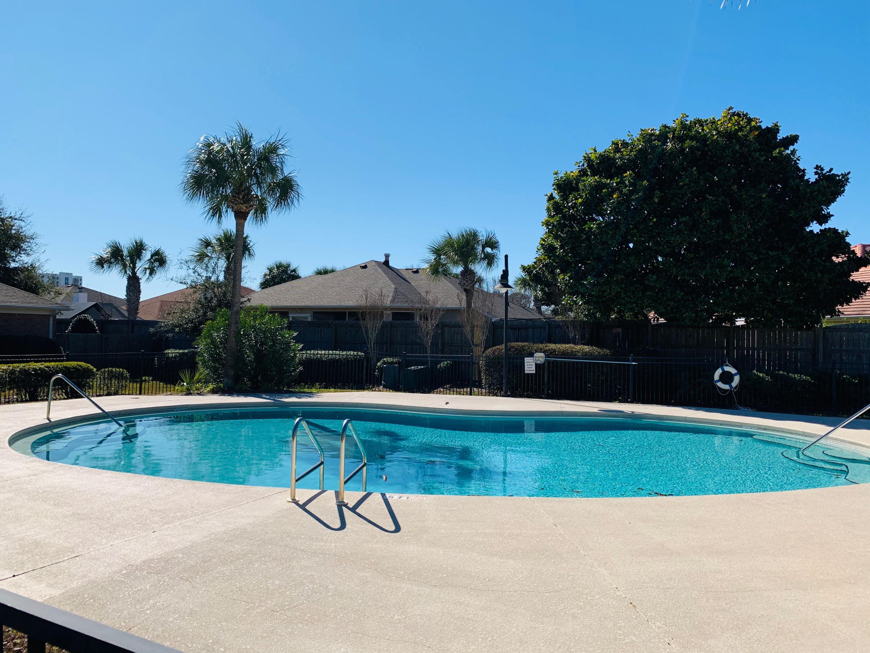 DIAMOND LAKES - Residential