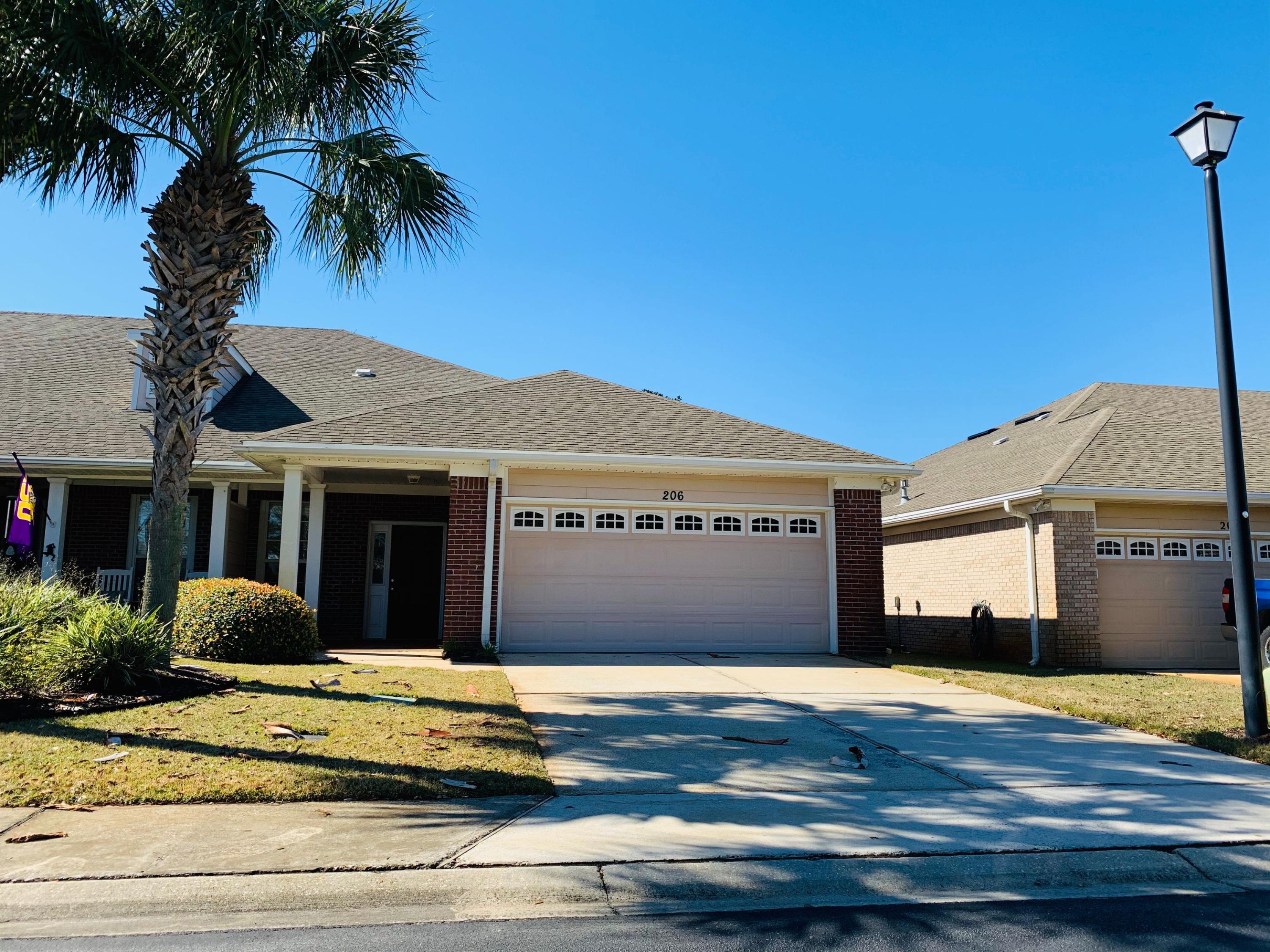 DIAMOND LAKES - Residential