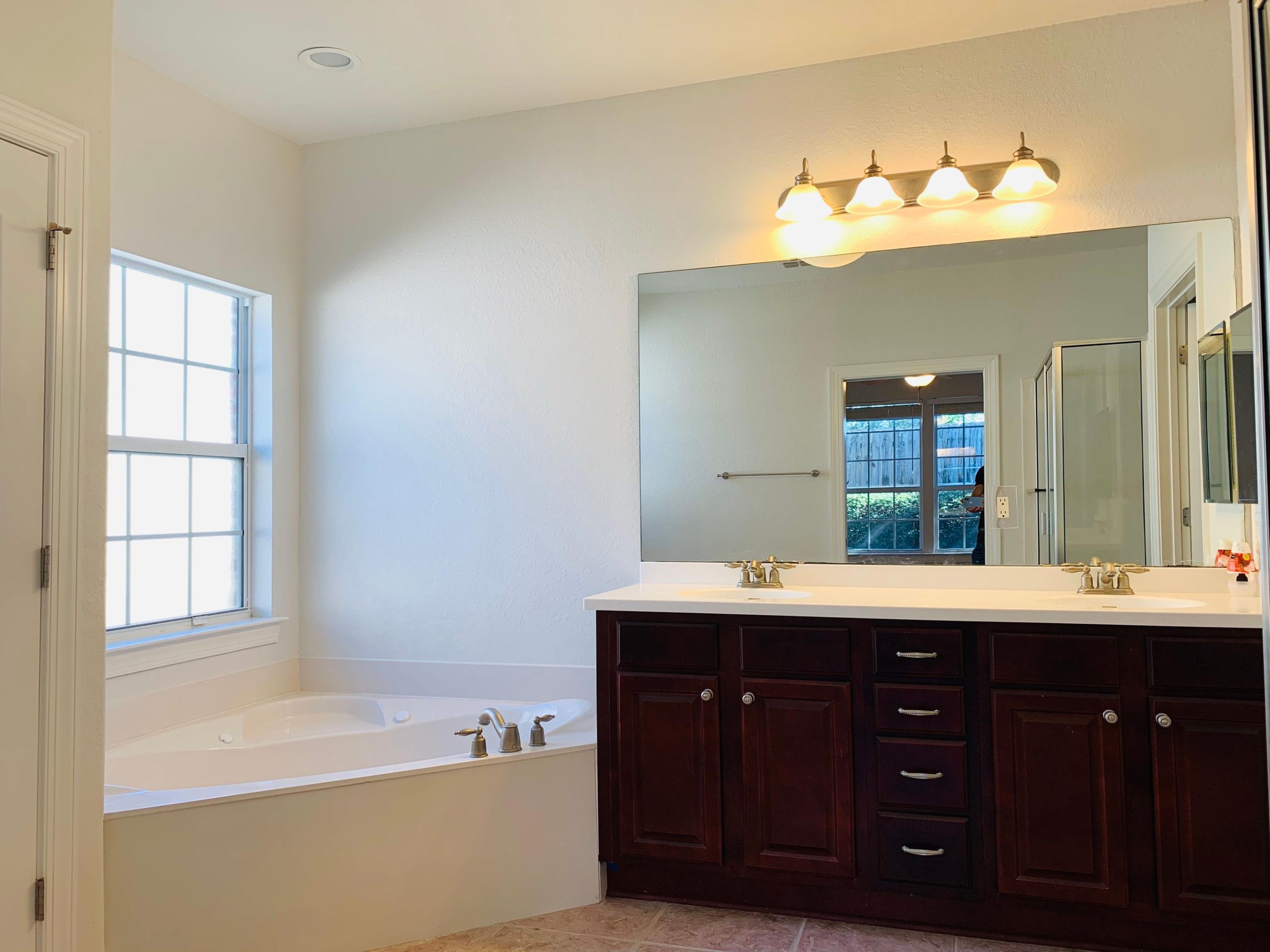 DIAMOND LAKES - Residential