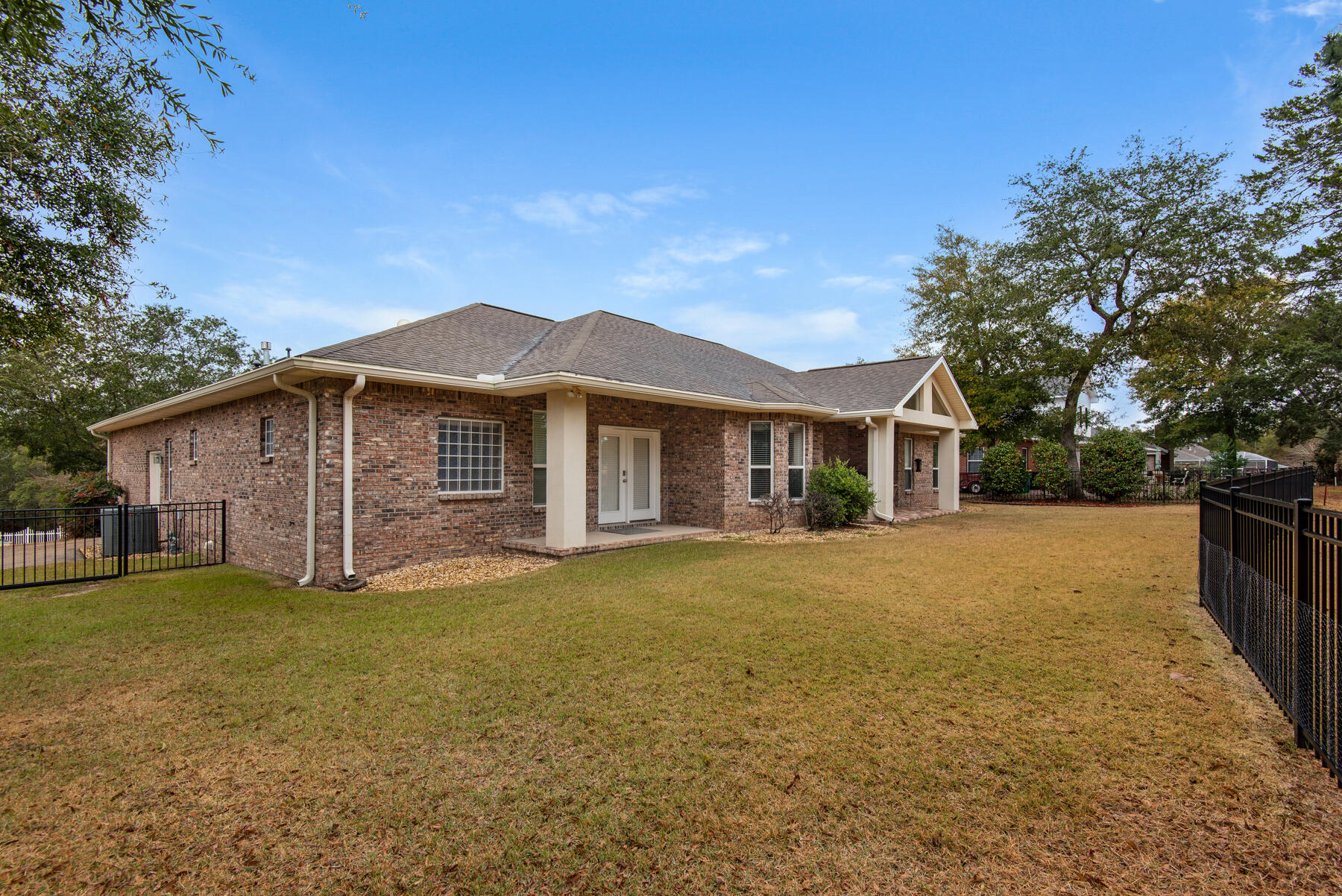 ROCKY BAYOU CC EST #9 LOT 39 - Residential