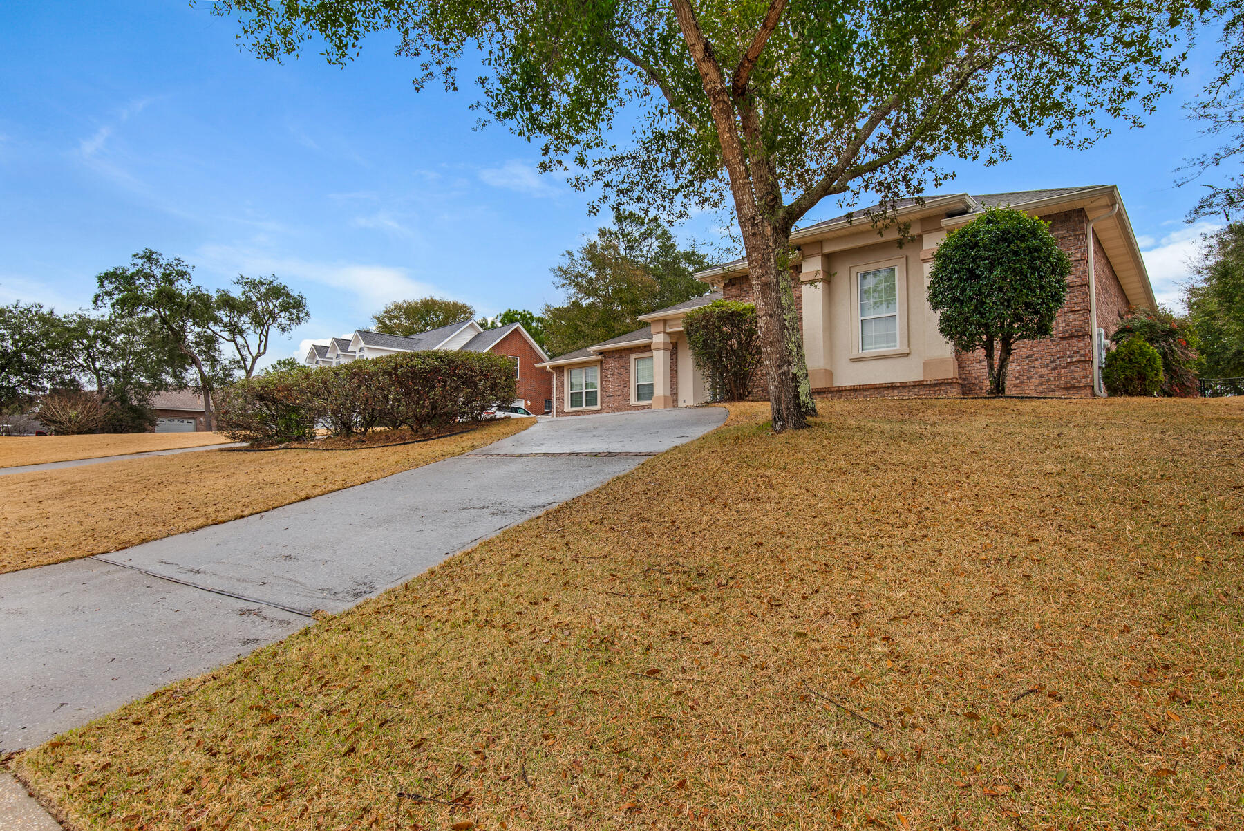 ROCKY BAYOU CC EST #9 LOT 39 - Residential