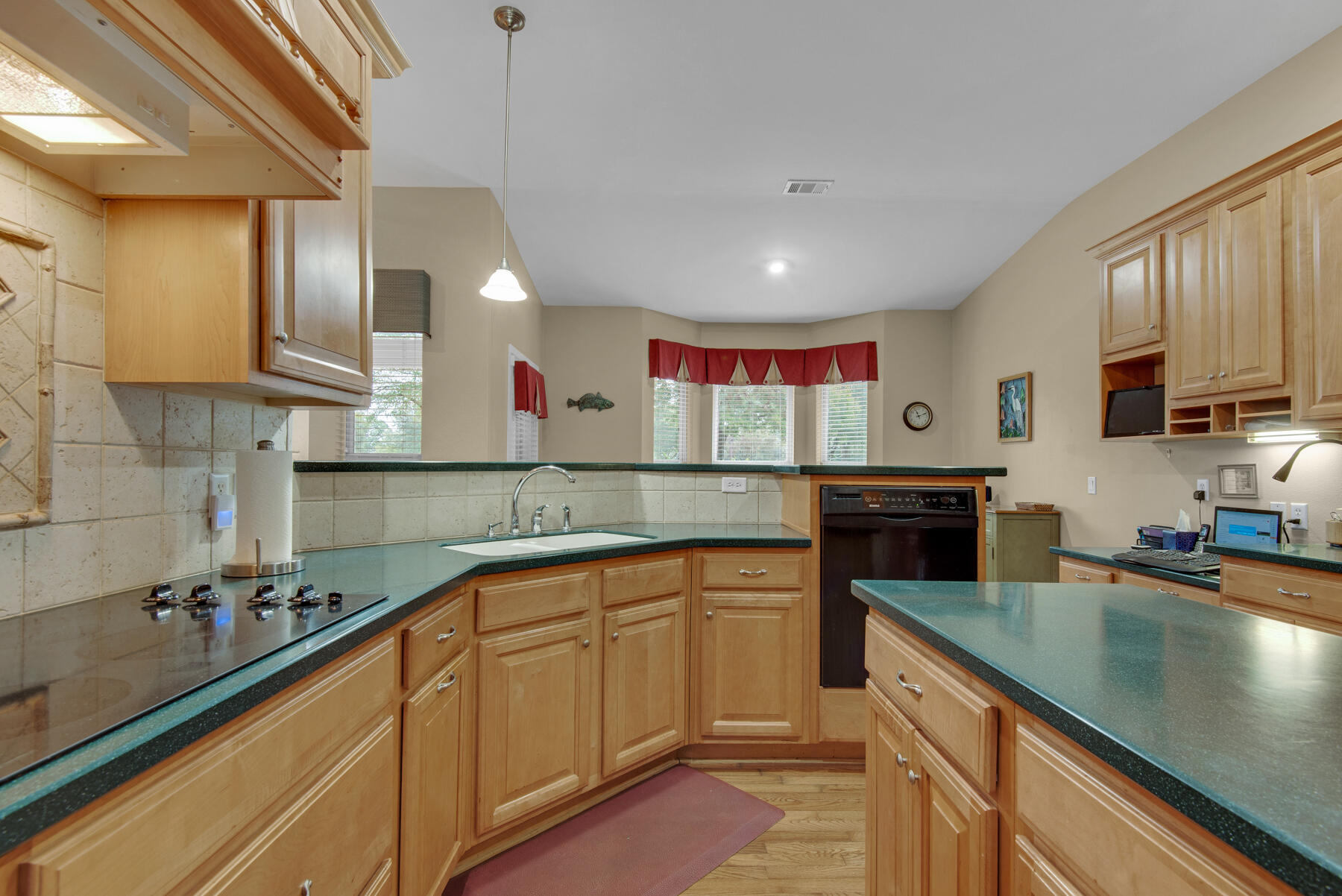 ROCKY BAYOU CC EST #9 LOT 39 - Residential