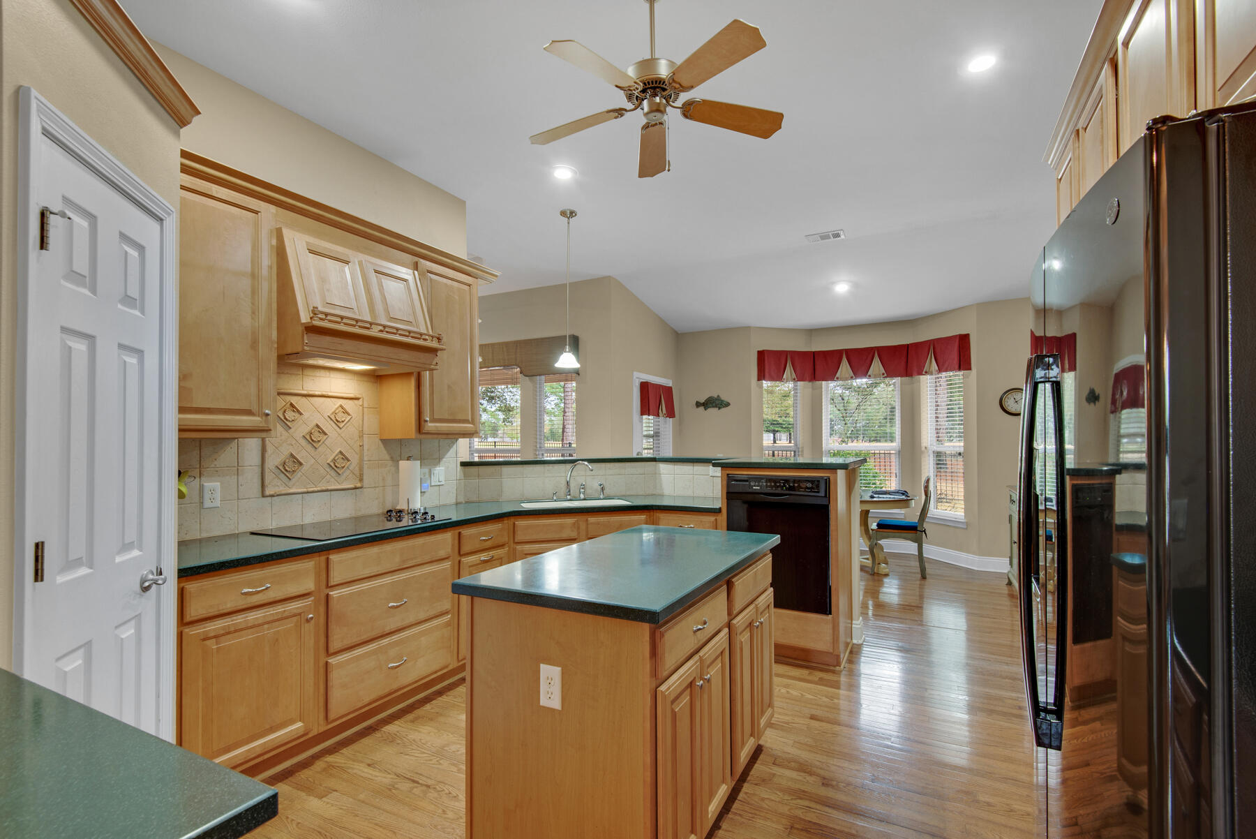 ROCKY BAYOU CC EST #9 LOT 39 - Residential