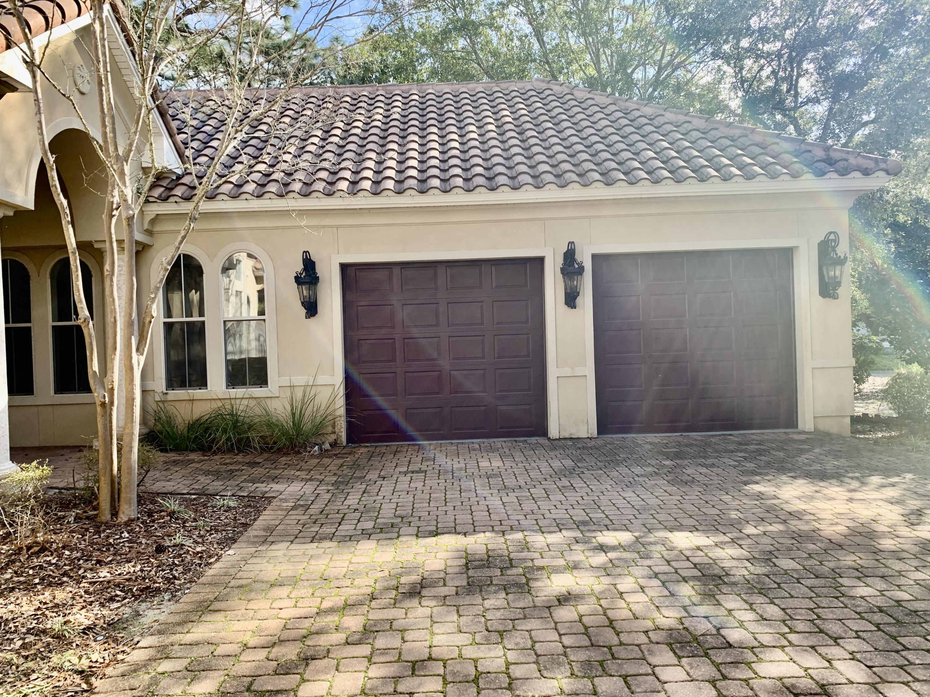 TROON DRIVE - Residential