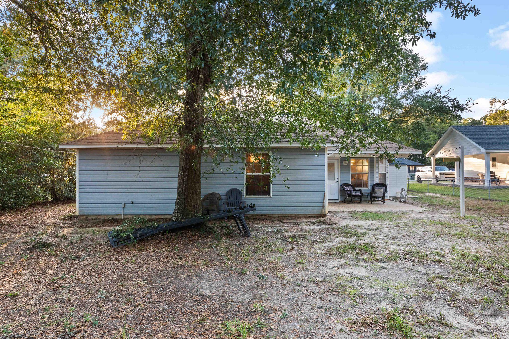 CHARLESTON OAKS - Residential