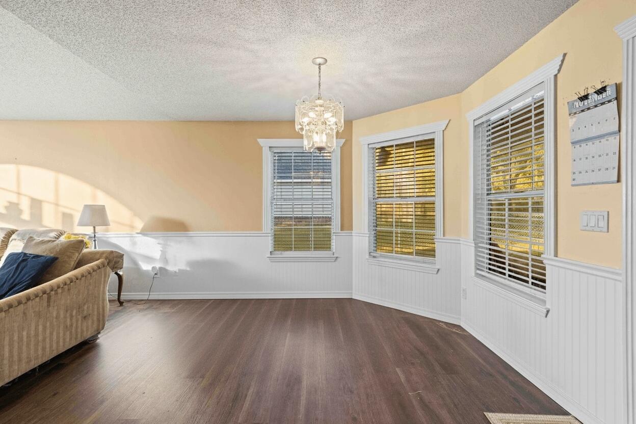 CHARLESTON OAKS - Residential