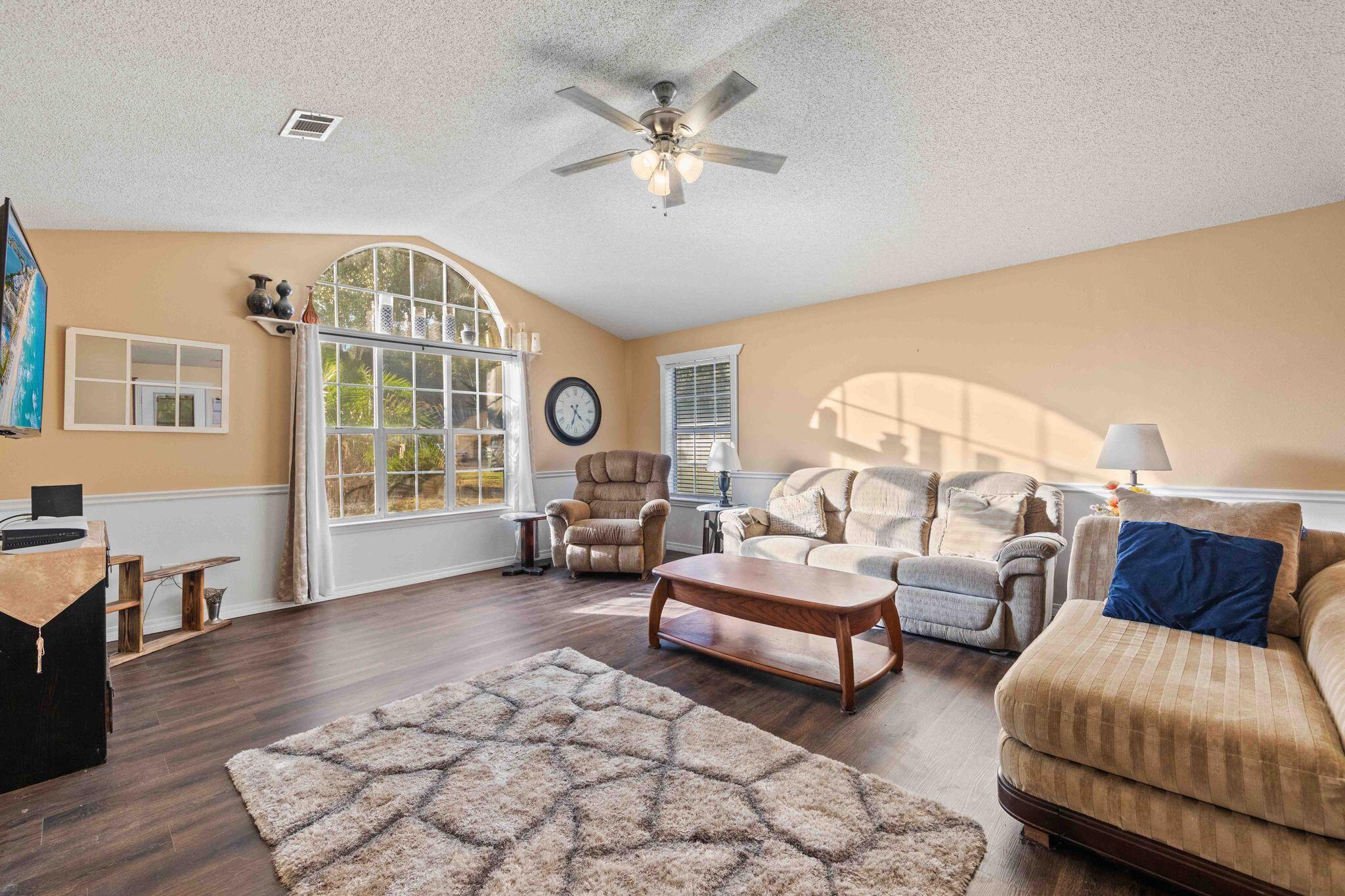 CHARLESTON OAKS - Residential