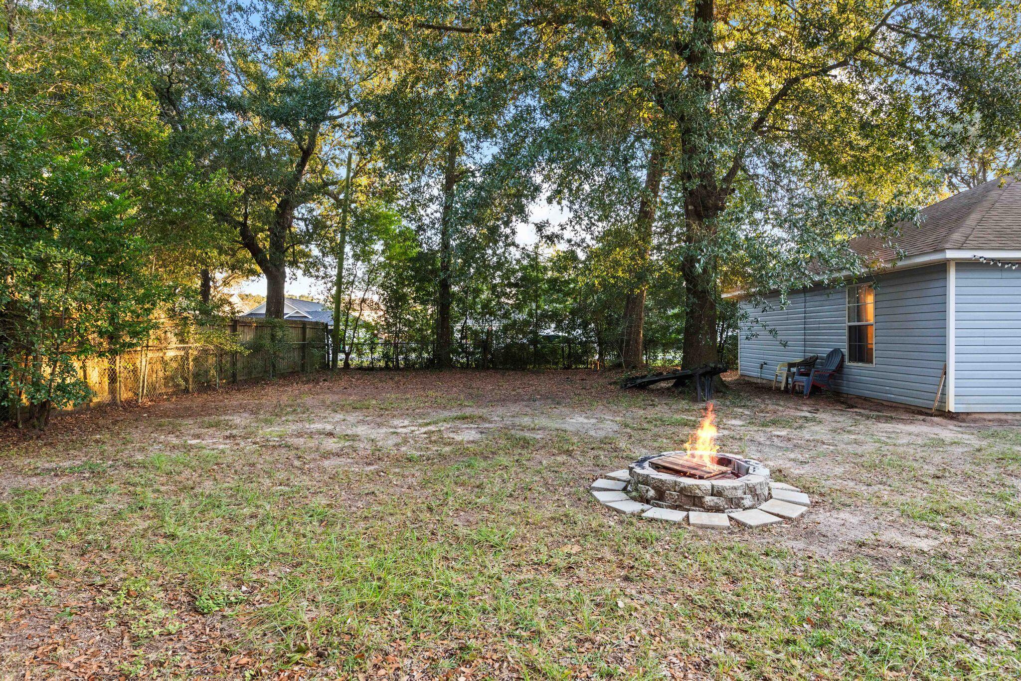 CHARLESTON OAKS - Residential