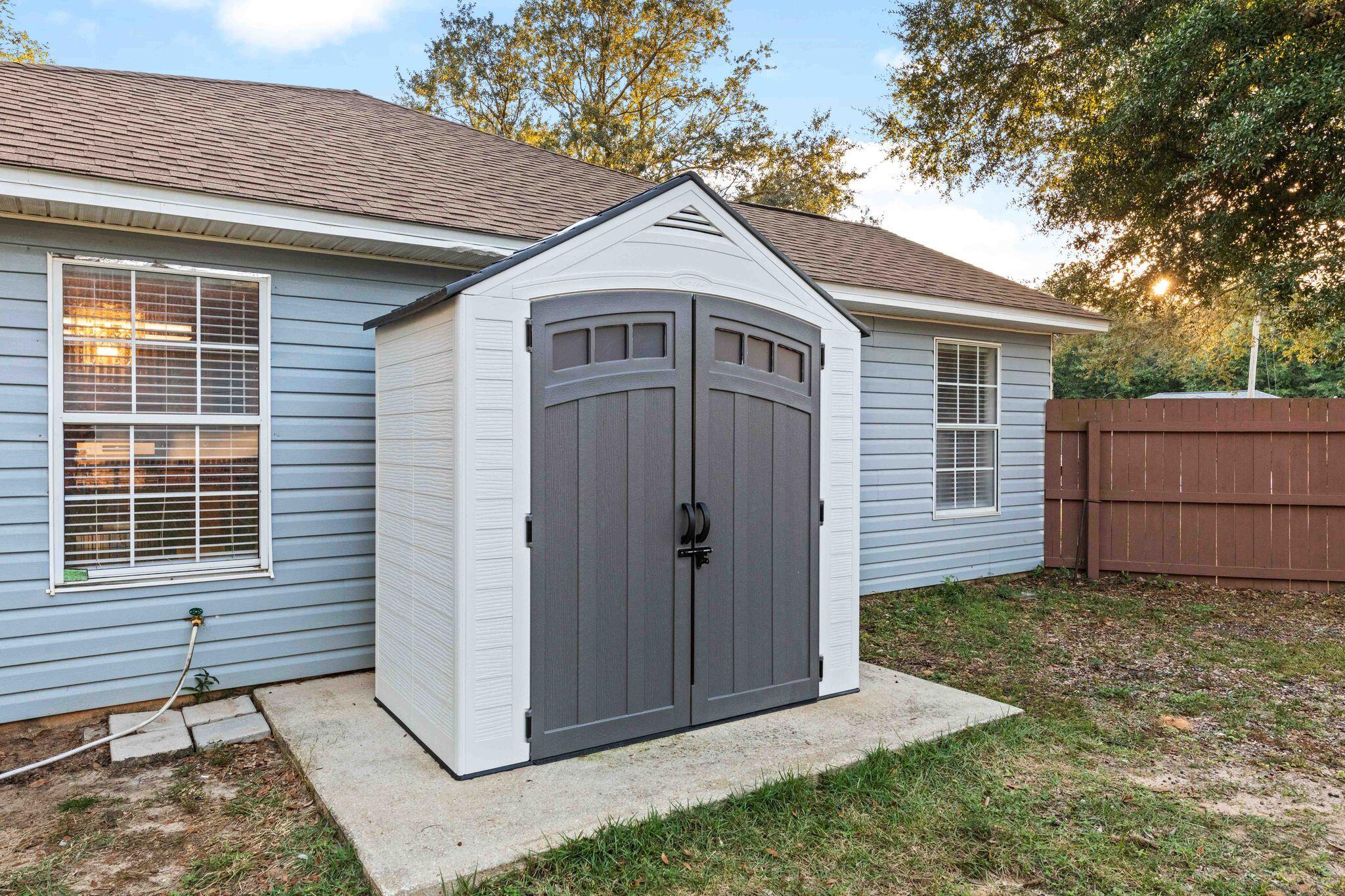 CHARLESTON OAKS - Residential