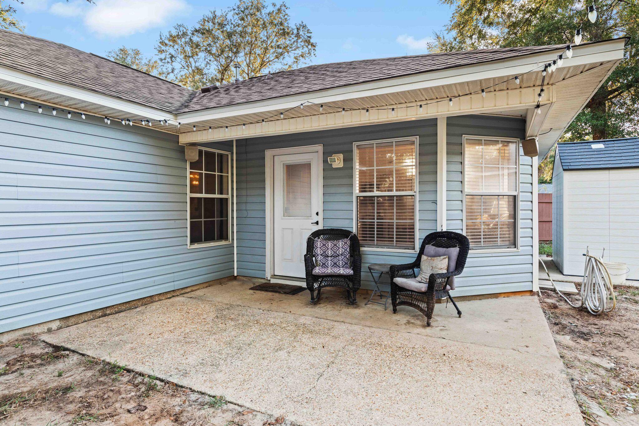 CHARLESTON OAKS - Residential