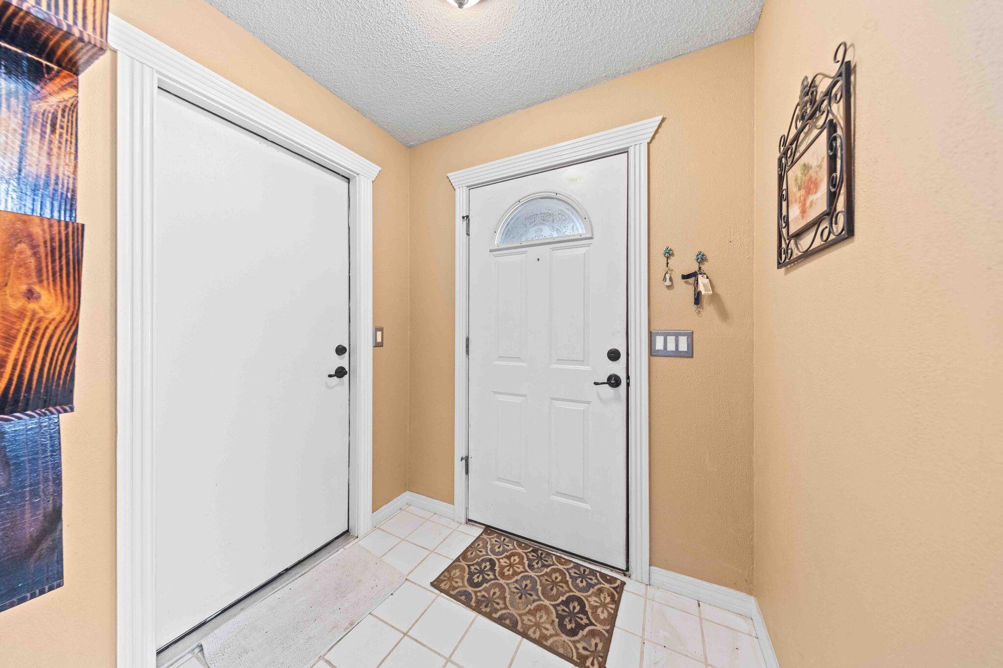 CHARLESTON OAKS - Residential