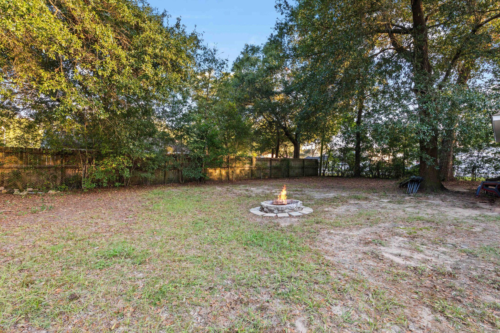 CHARLESTON OAKS - Residential