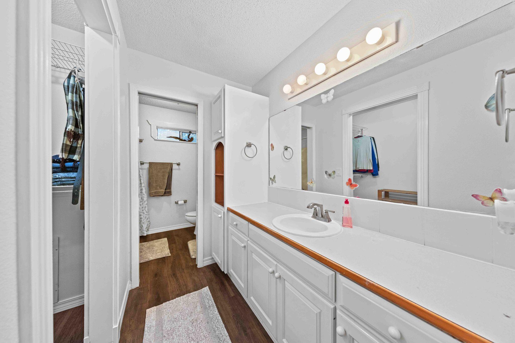 CHARLESTON OAKS - Residential