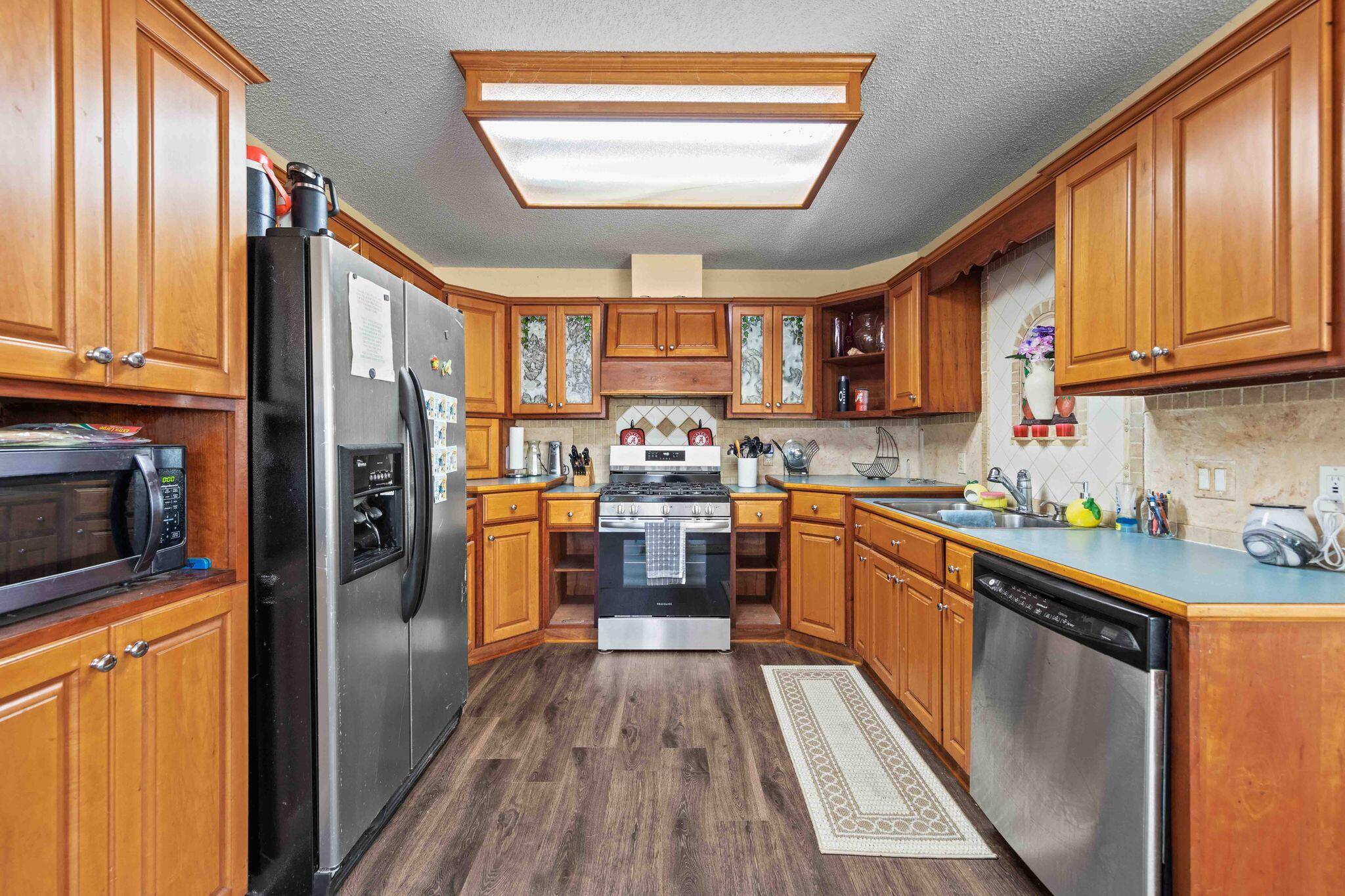 CHARLESTON OAKS - Residential