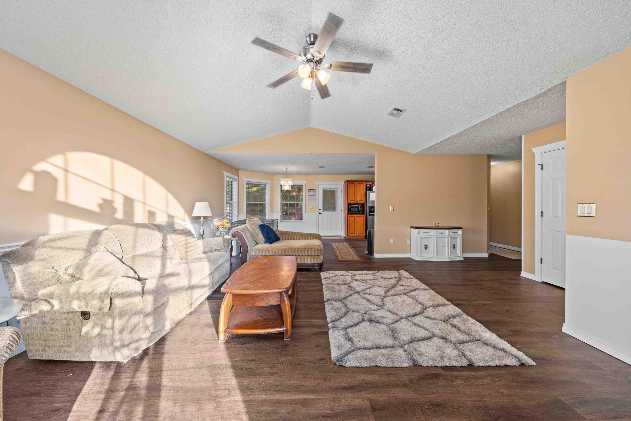 CHARLESTON OAKS - Residential