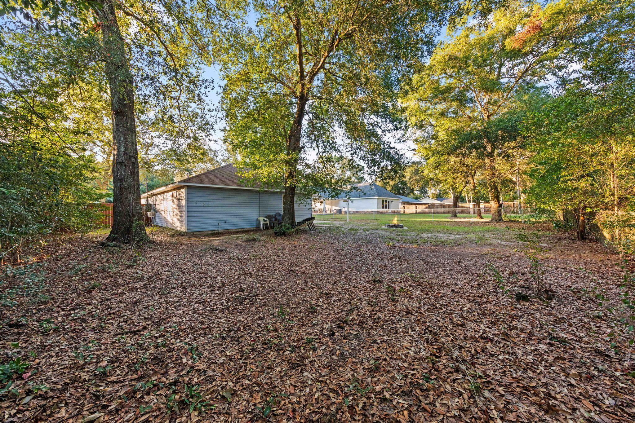 CHARLESTON OAKS - Residential