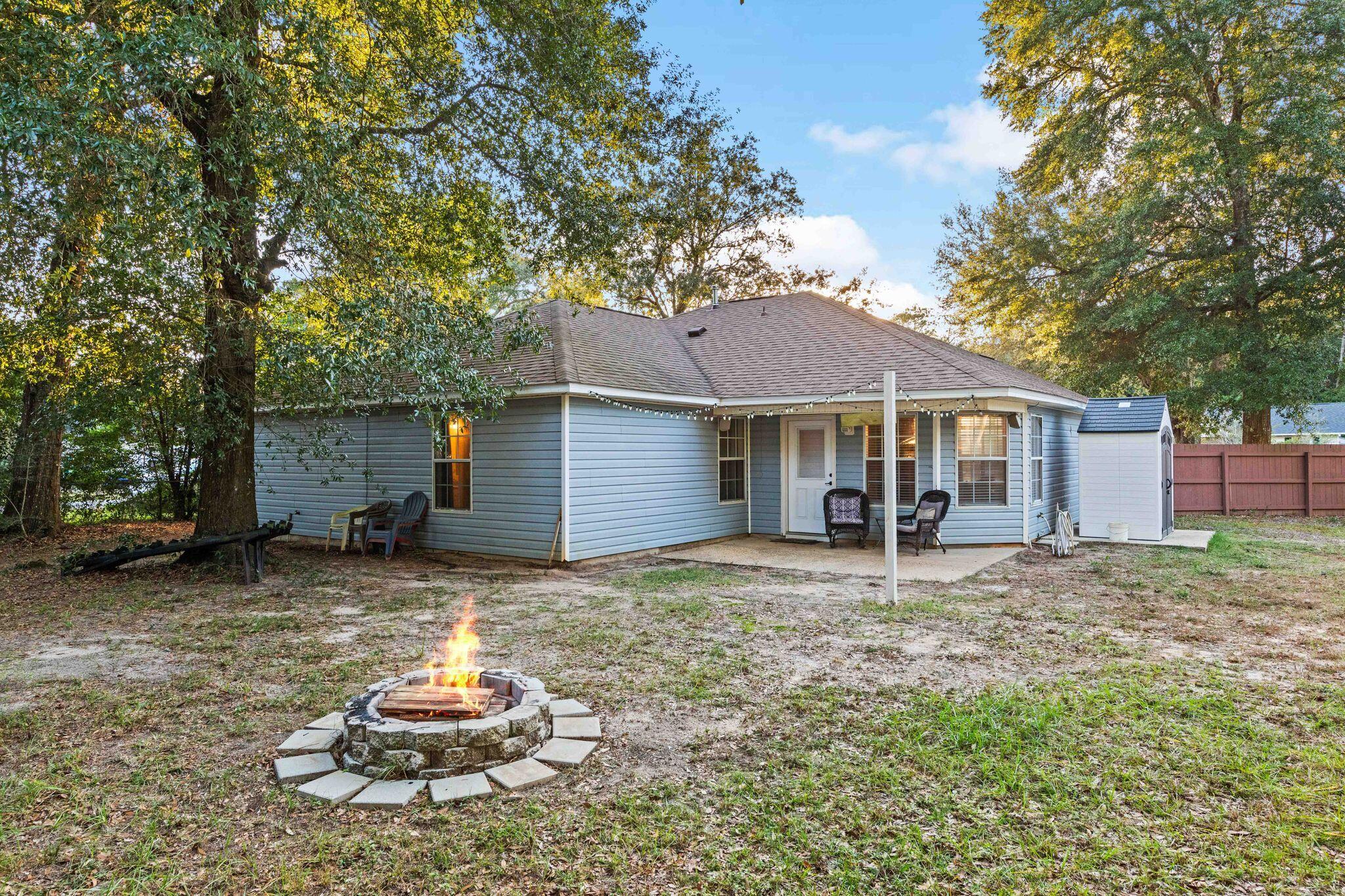 CHARLESTON OAKS - Residential