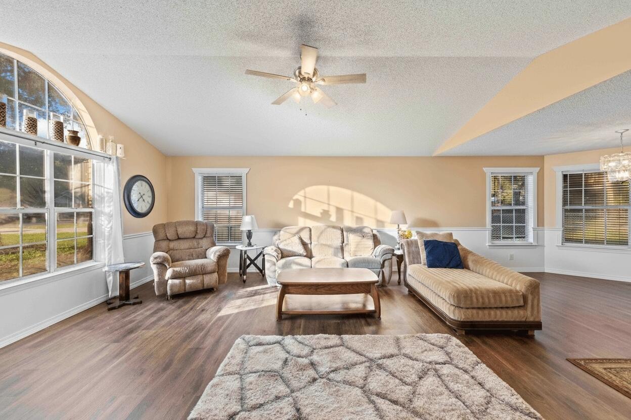 CHARLESTON OAKS - Residential