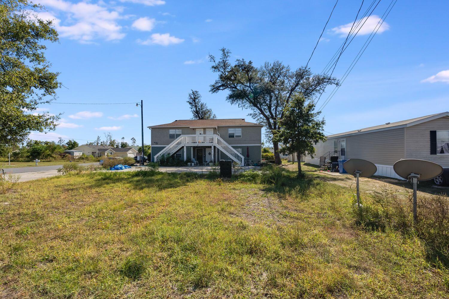 NO RECORDED SUBDIVISION - Land