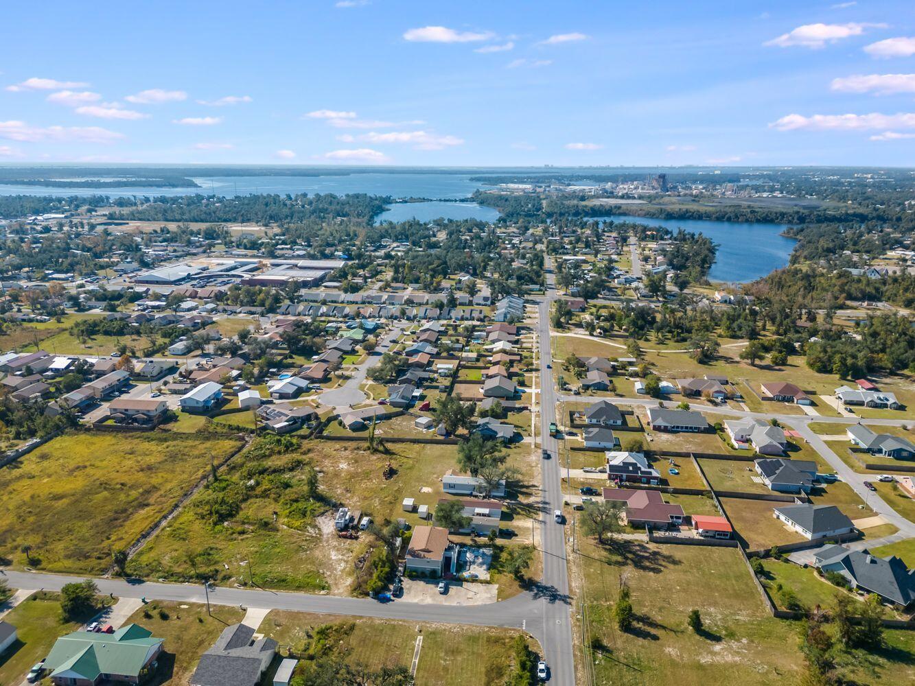 NO RECORDED SUBDIVISION - Land