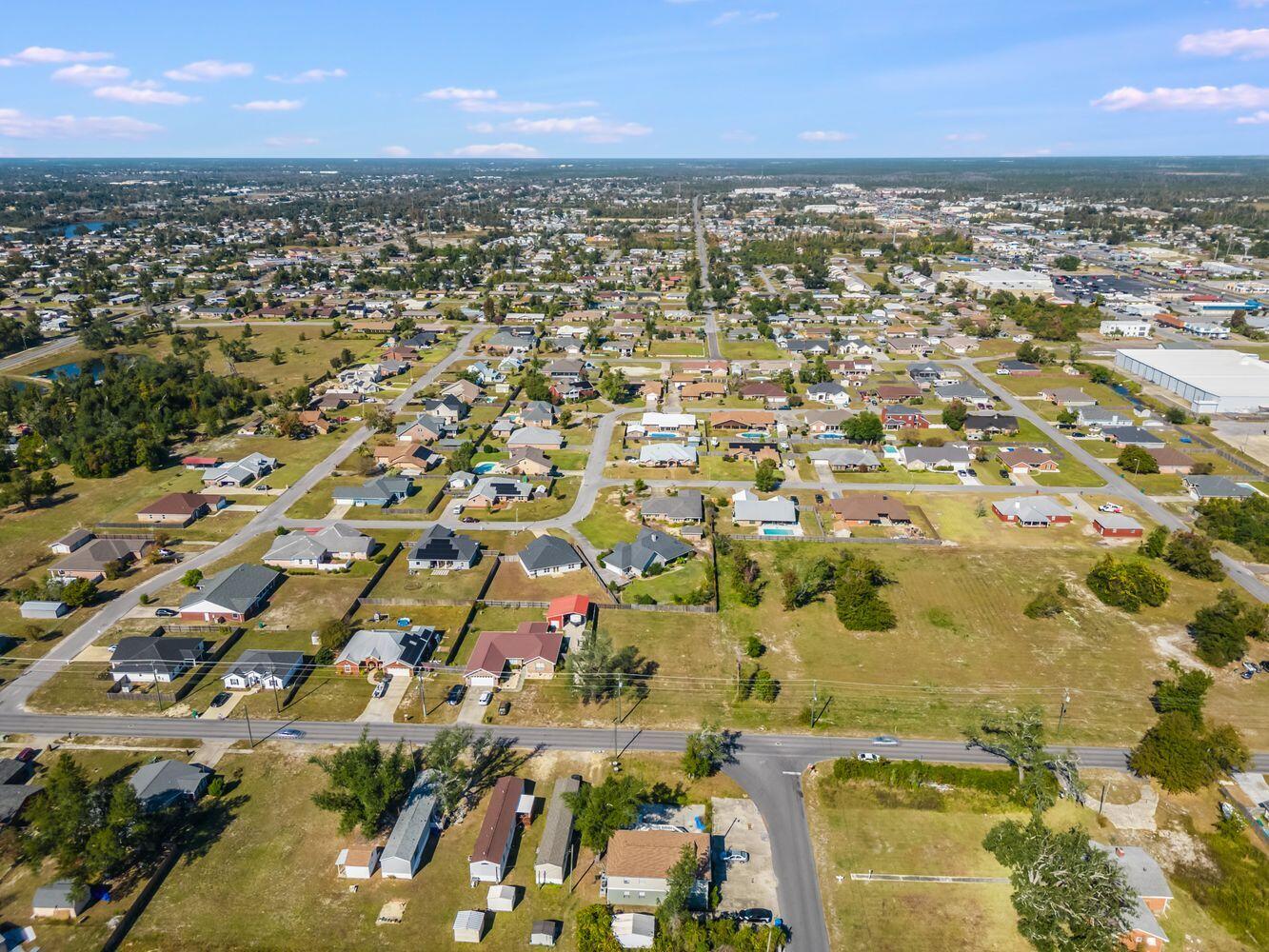 NO RECORDED SUBDIVISION - Land