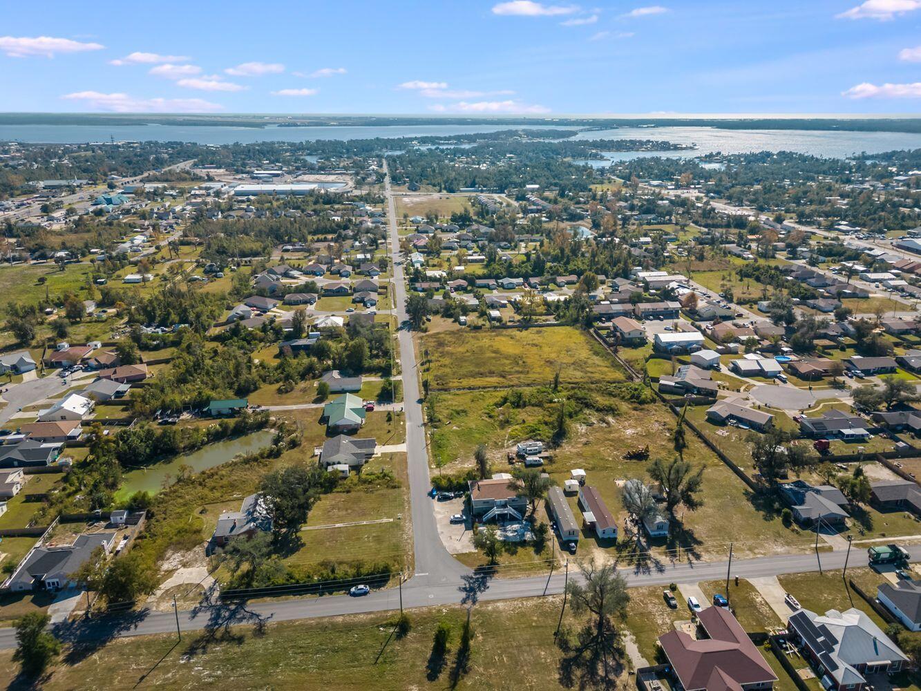 NO RECORDED SUBDIVISION - Land