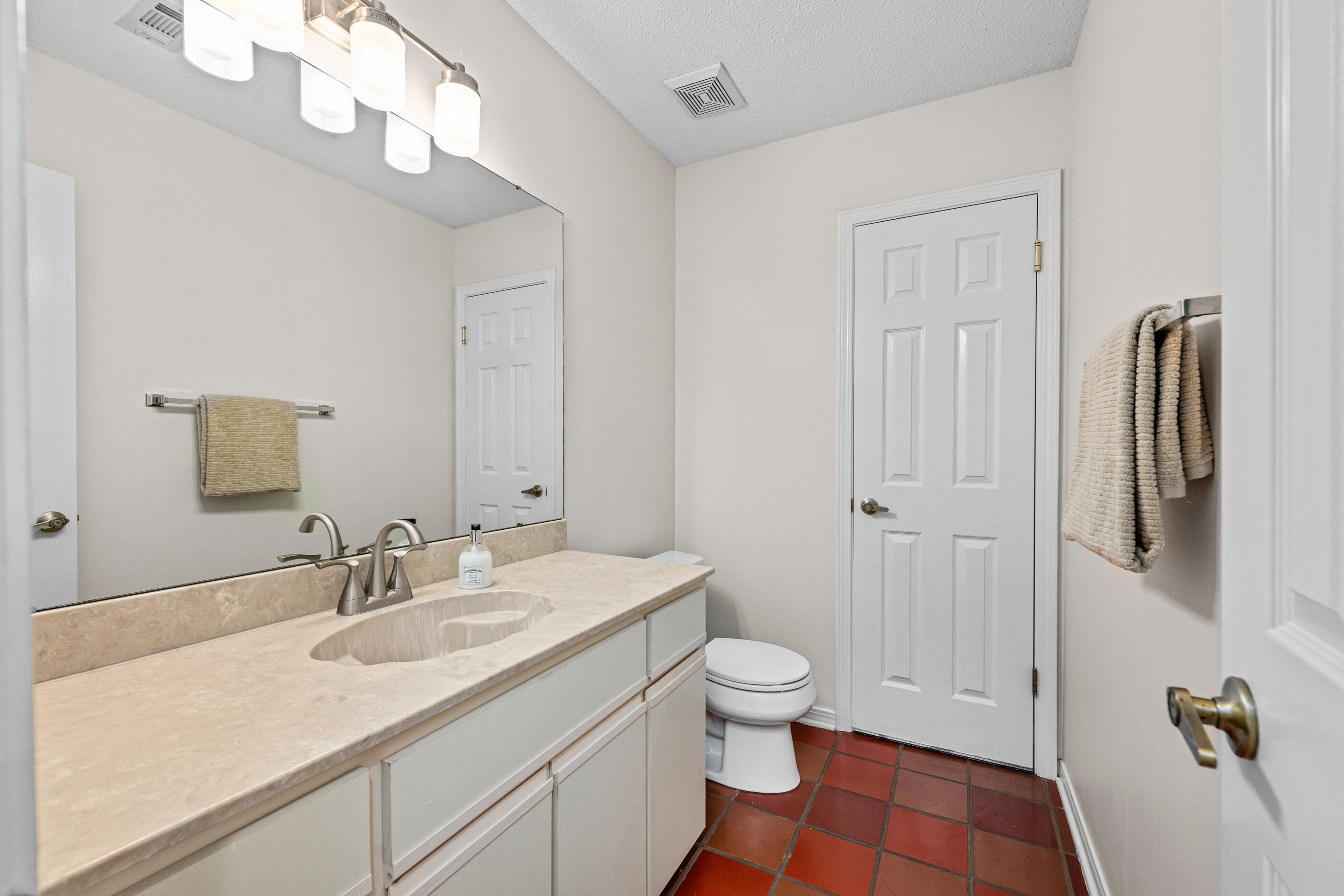 ROCKY BAYOU COUNTRY CLUB ESTATES 3 - Residential