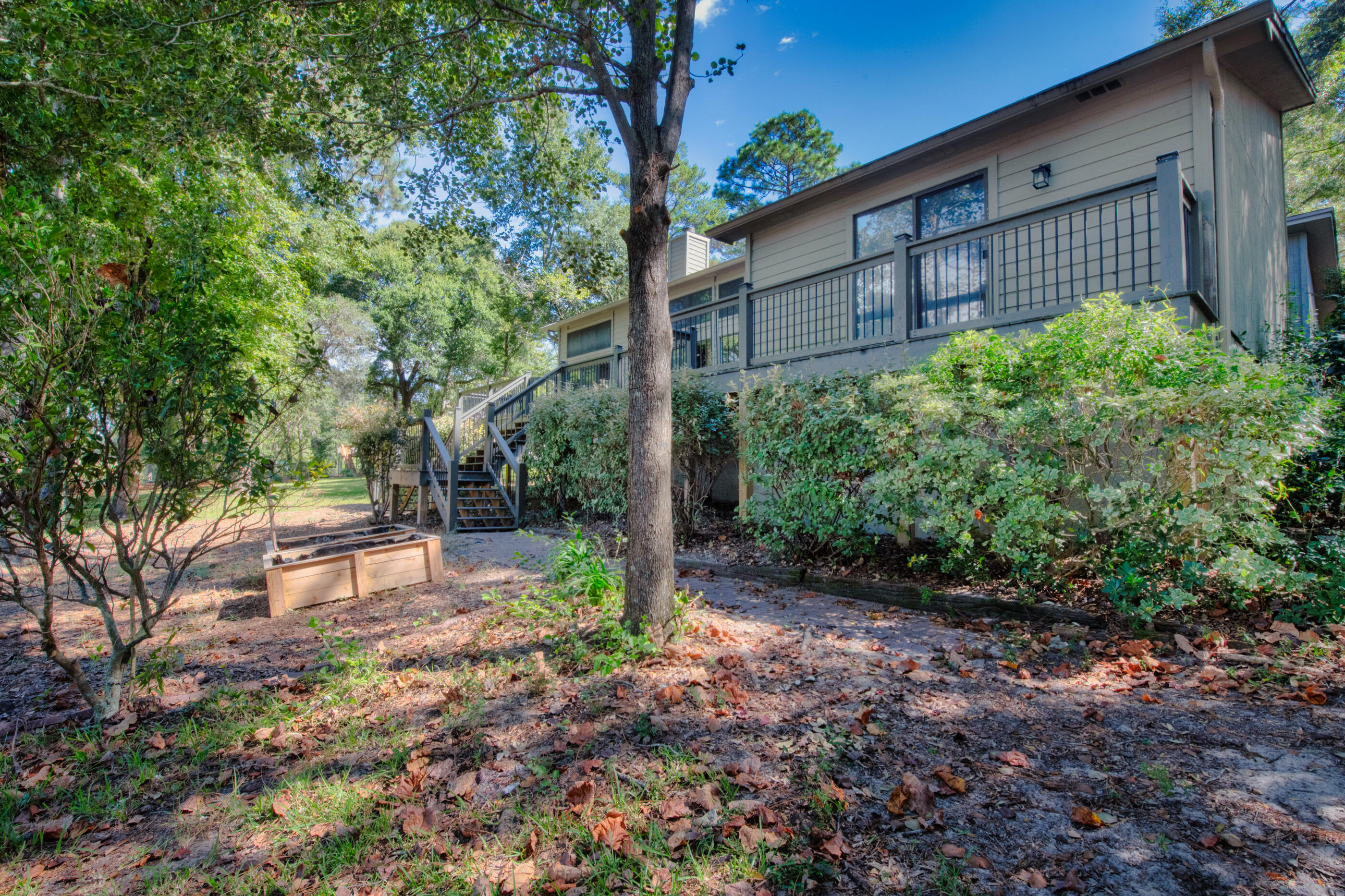 ROCKY BAYOU COUNTRY CLUB ESTATES 3 - Residential