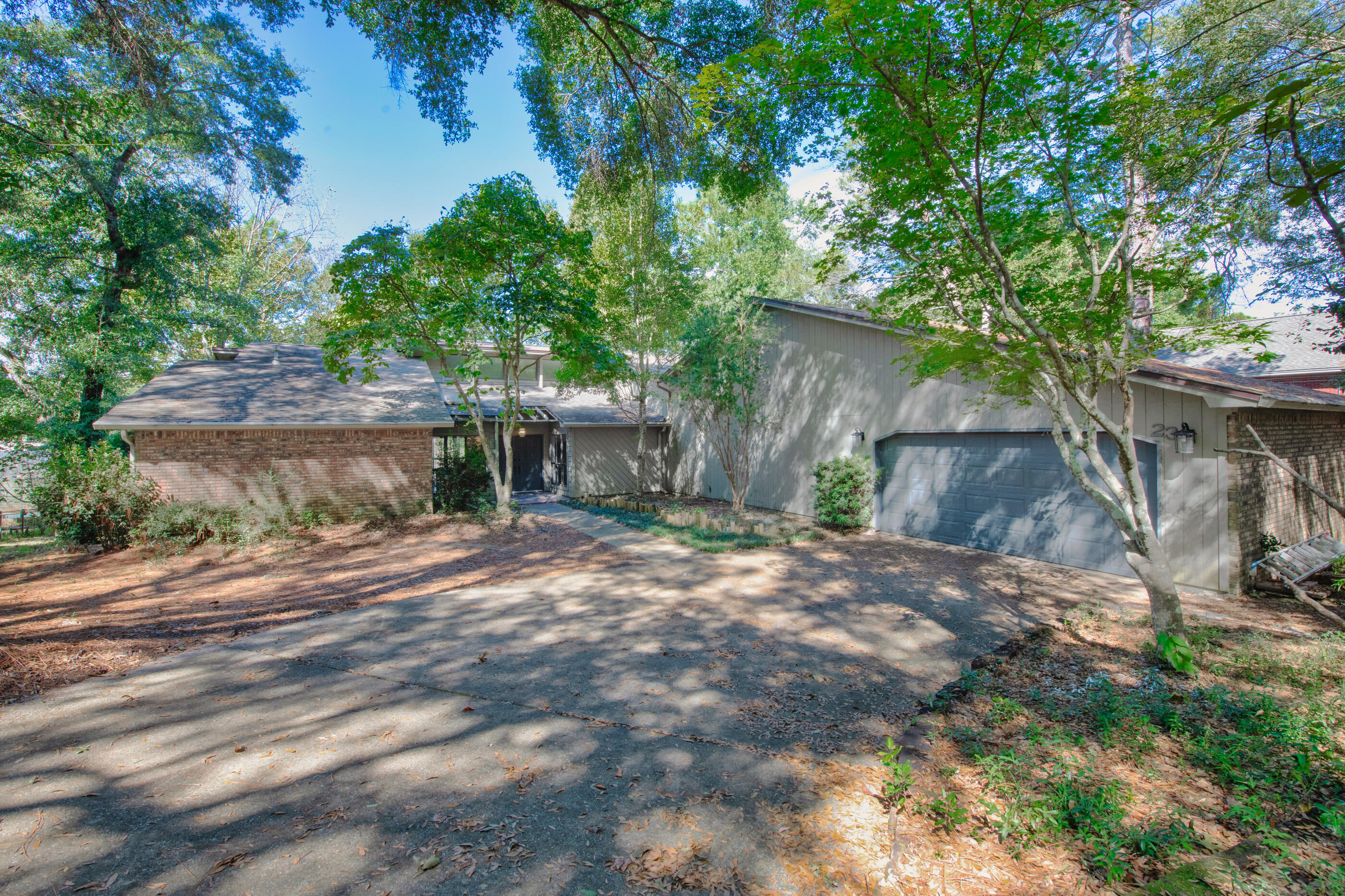 ROCKY BAYOU COUNTRY CLUB ESTATES 3 - Residential