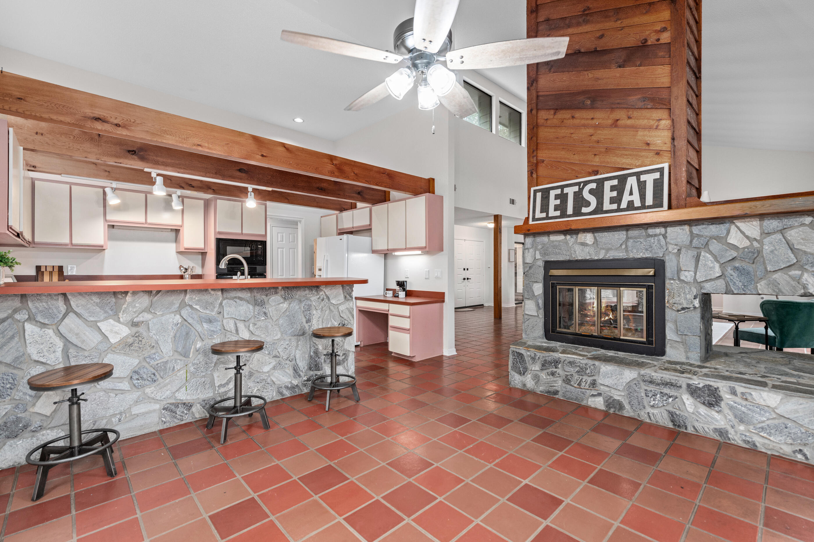 ROCKY BAYOU COUNTRY CLUB ESTATES 3 - Residential