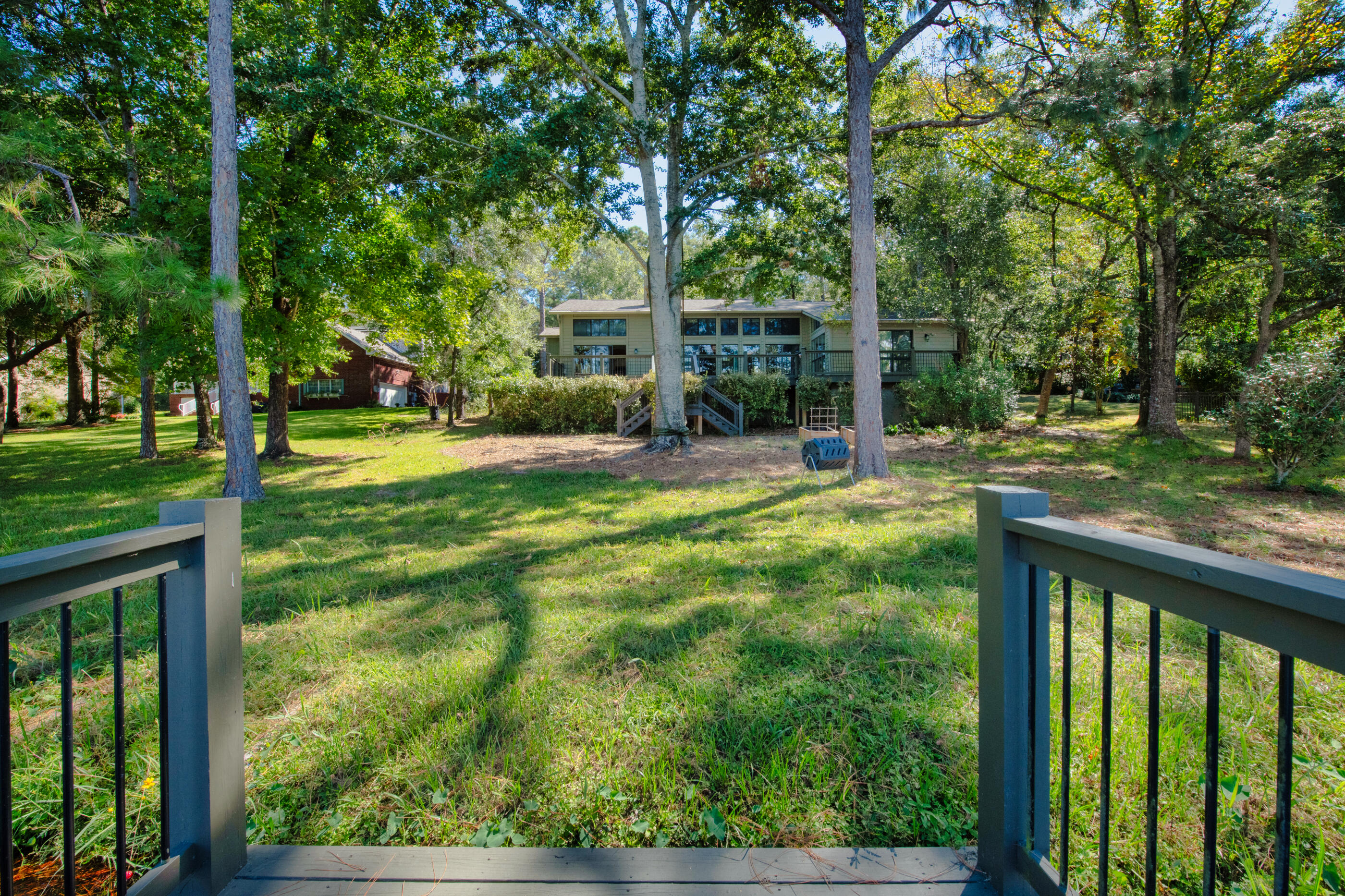 ROCKY BAYOU COUNTRY CLUB ESTATES 3 - Residential