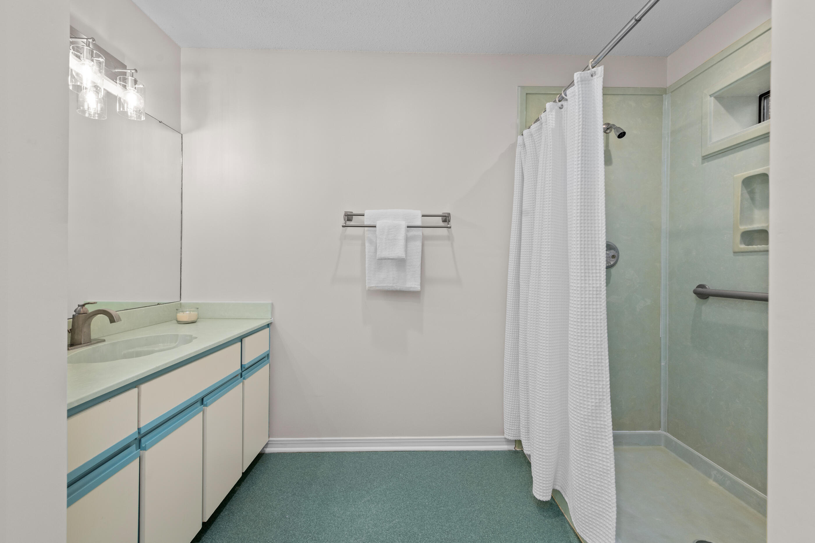 ROCKY BAYOU COUNTRY CLUB ESTATES 3 - Residential